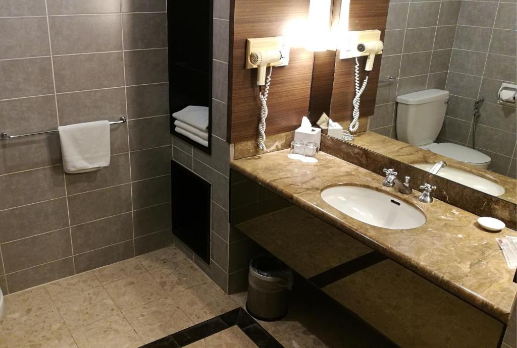 Double Deluxe King Bed