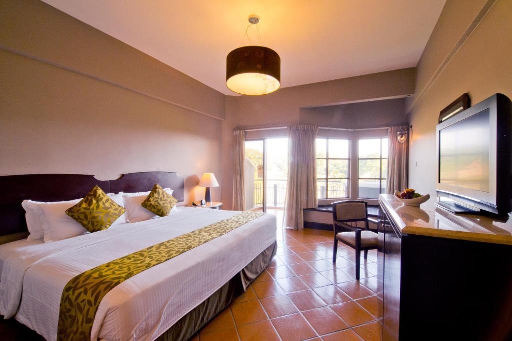 Double Deluxe King Bed