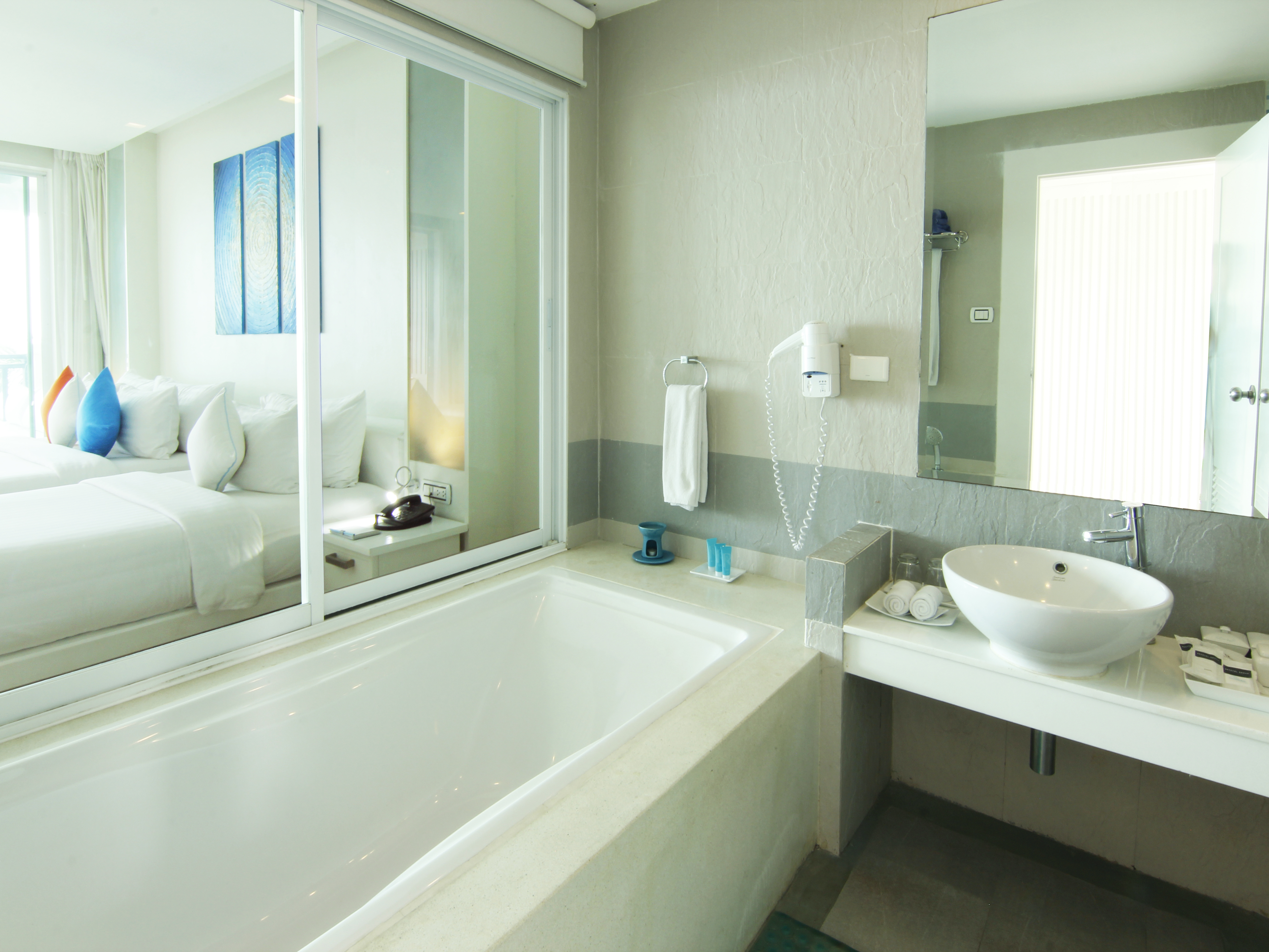 Double or Twin Superior Sea View