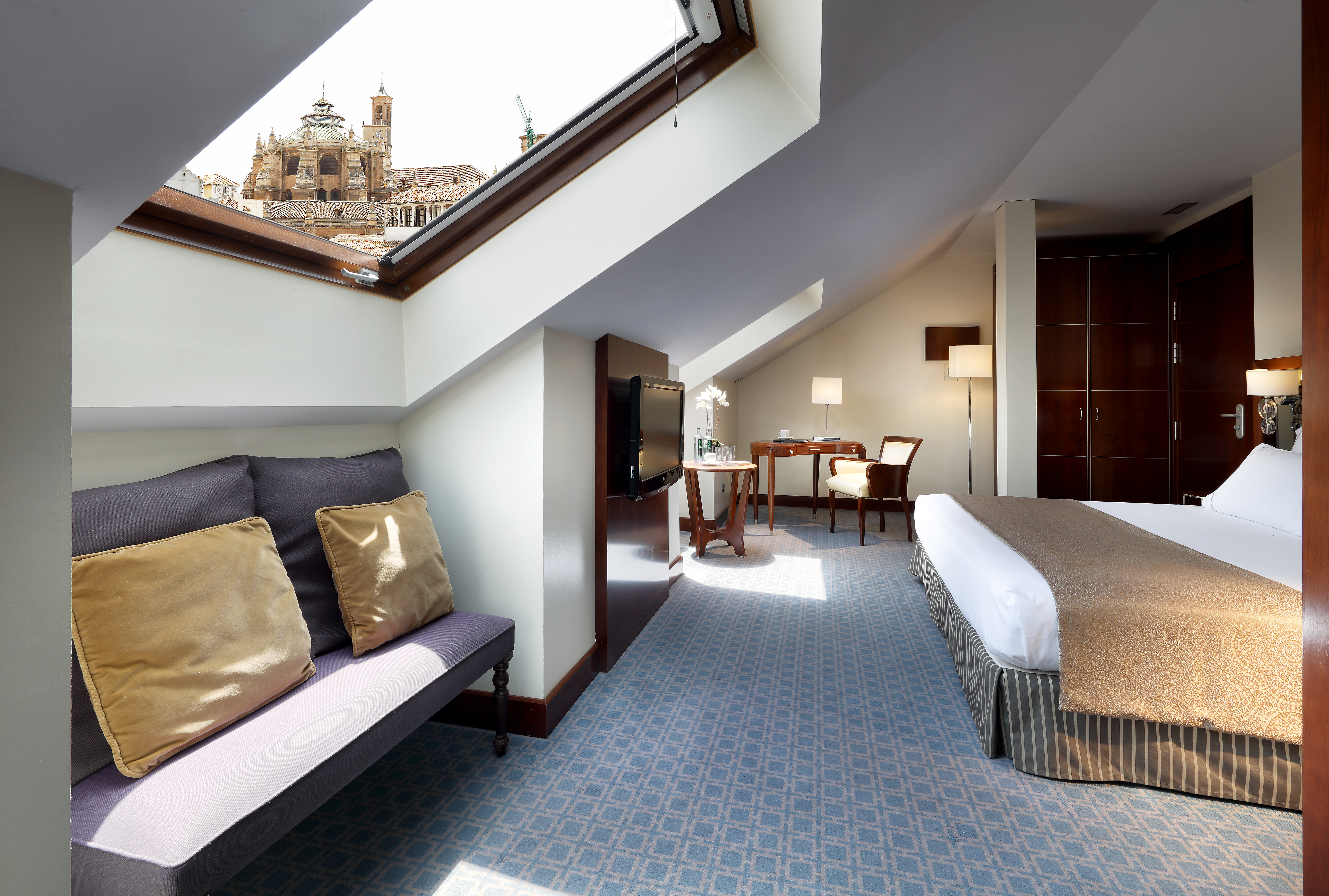 Double or Twin Deluxe