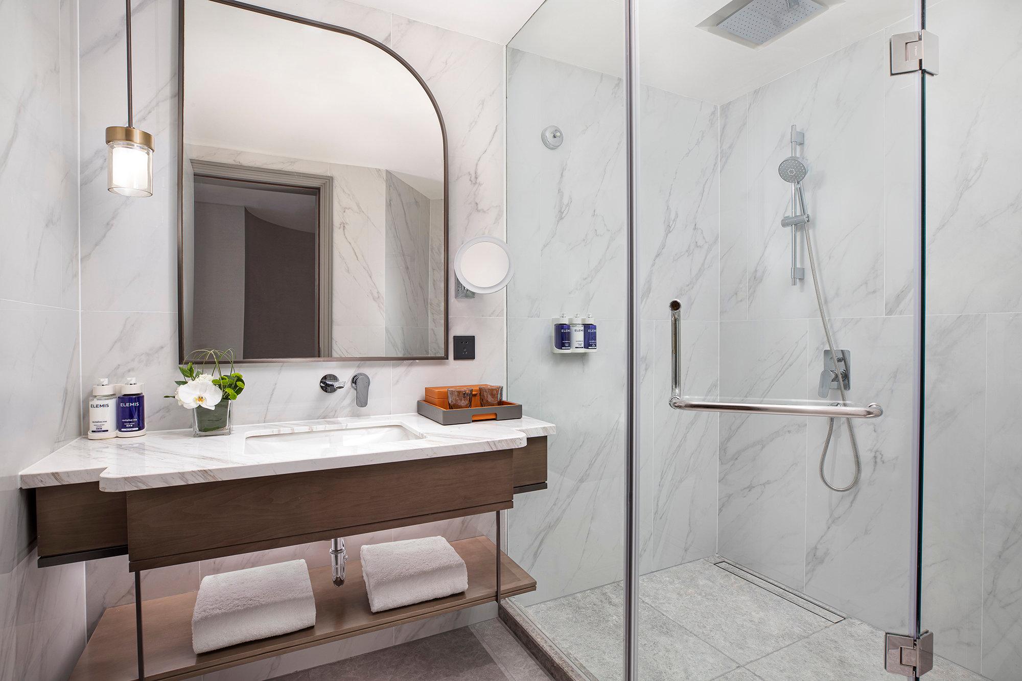 Double King Bed Non Smoking