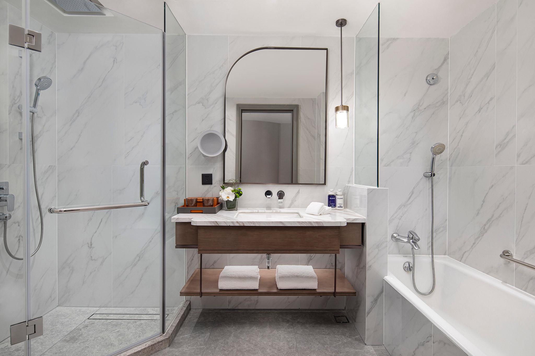 Room Premium King Bed