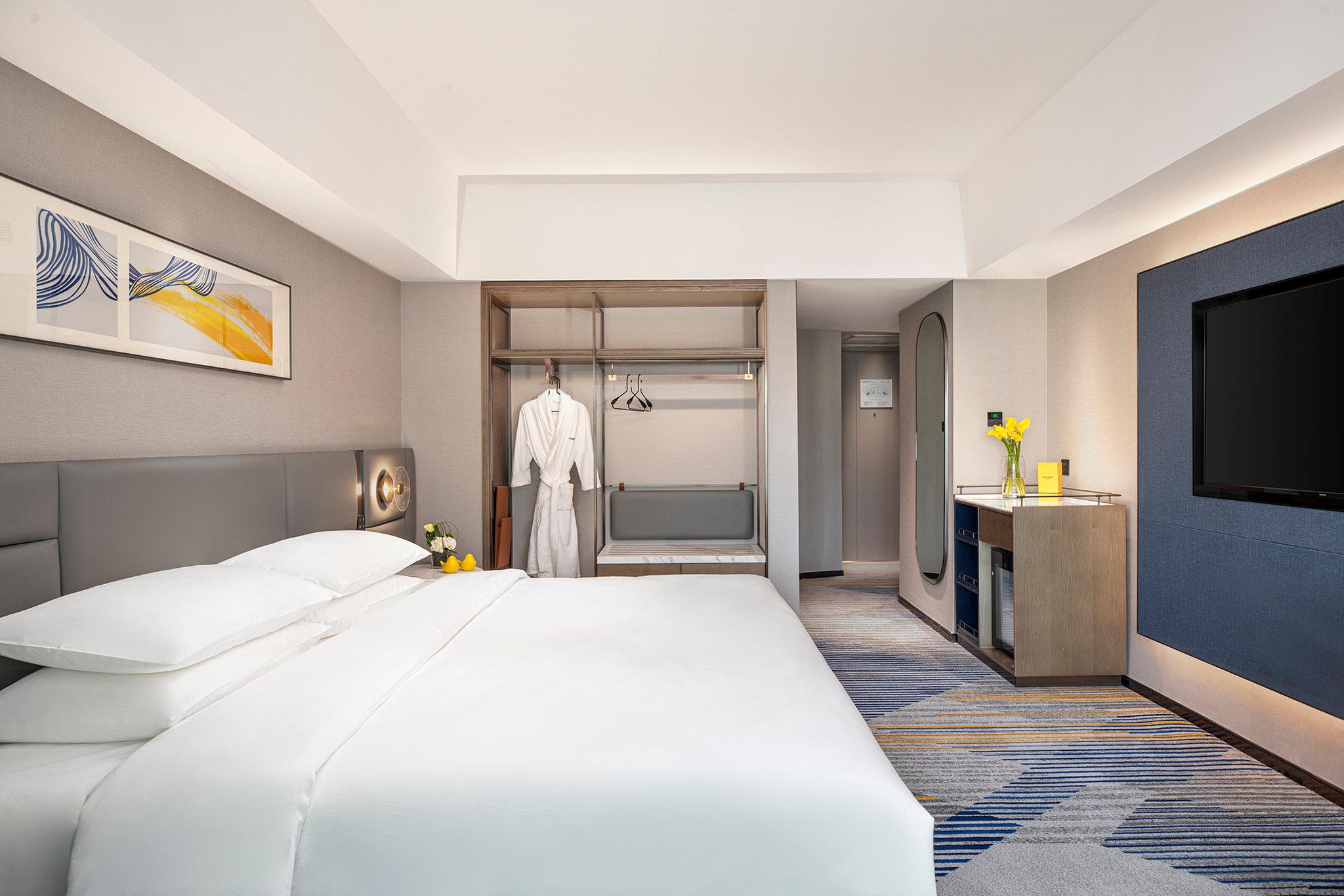 Double King Size Bed