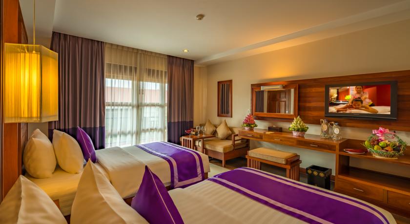 Double or Twin Deluxe Pool View