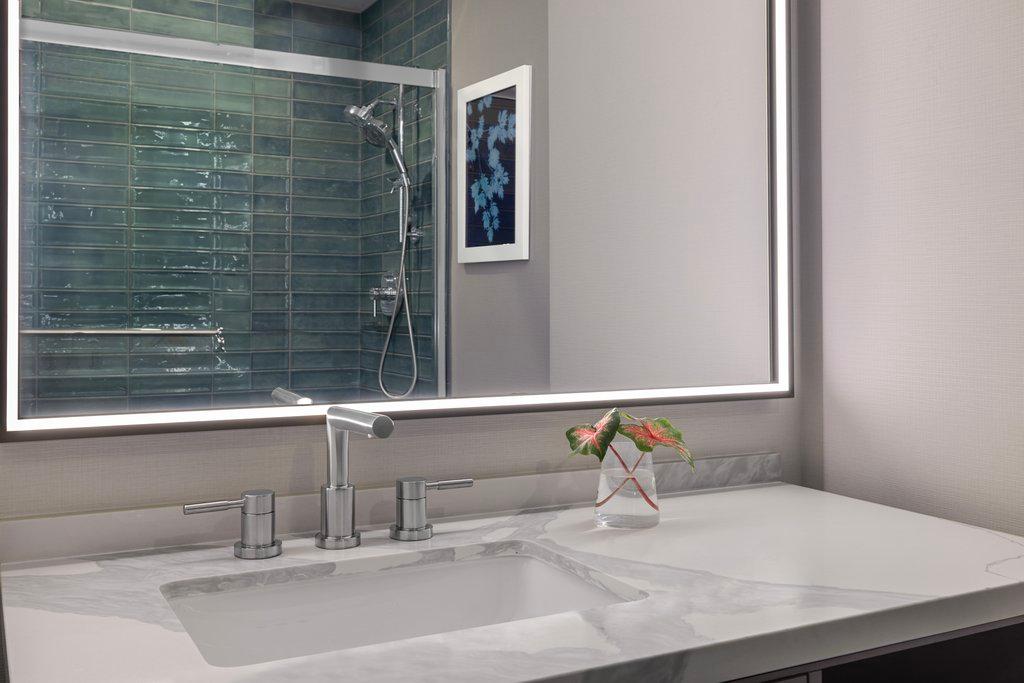 Double Deluxe King Bed