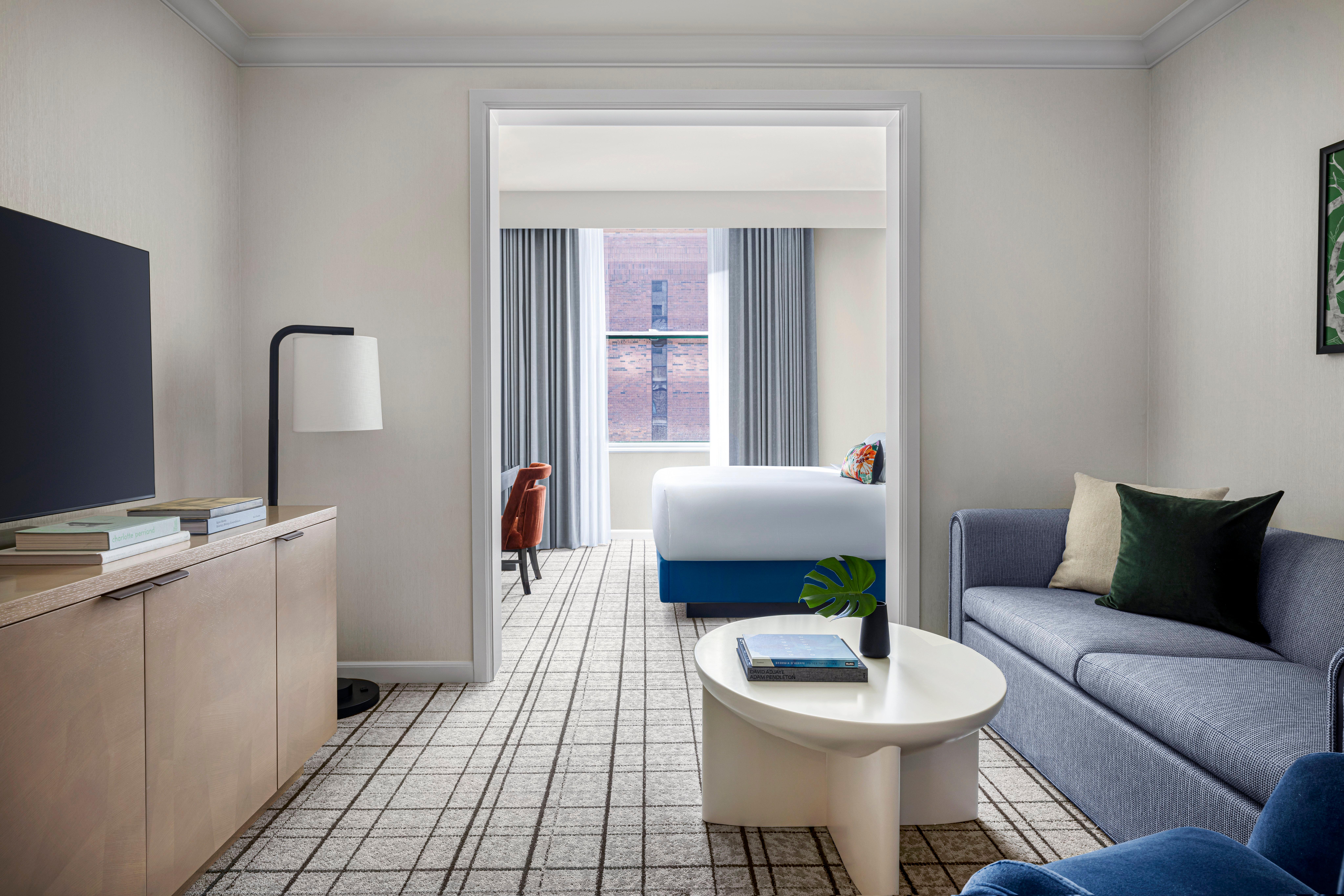 Studio Accessible King Size Bed