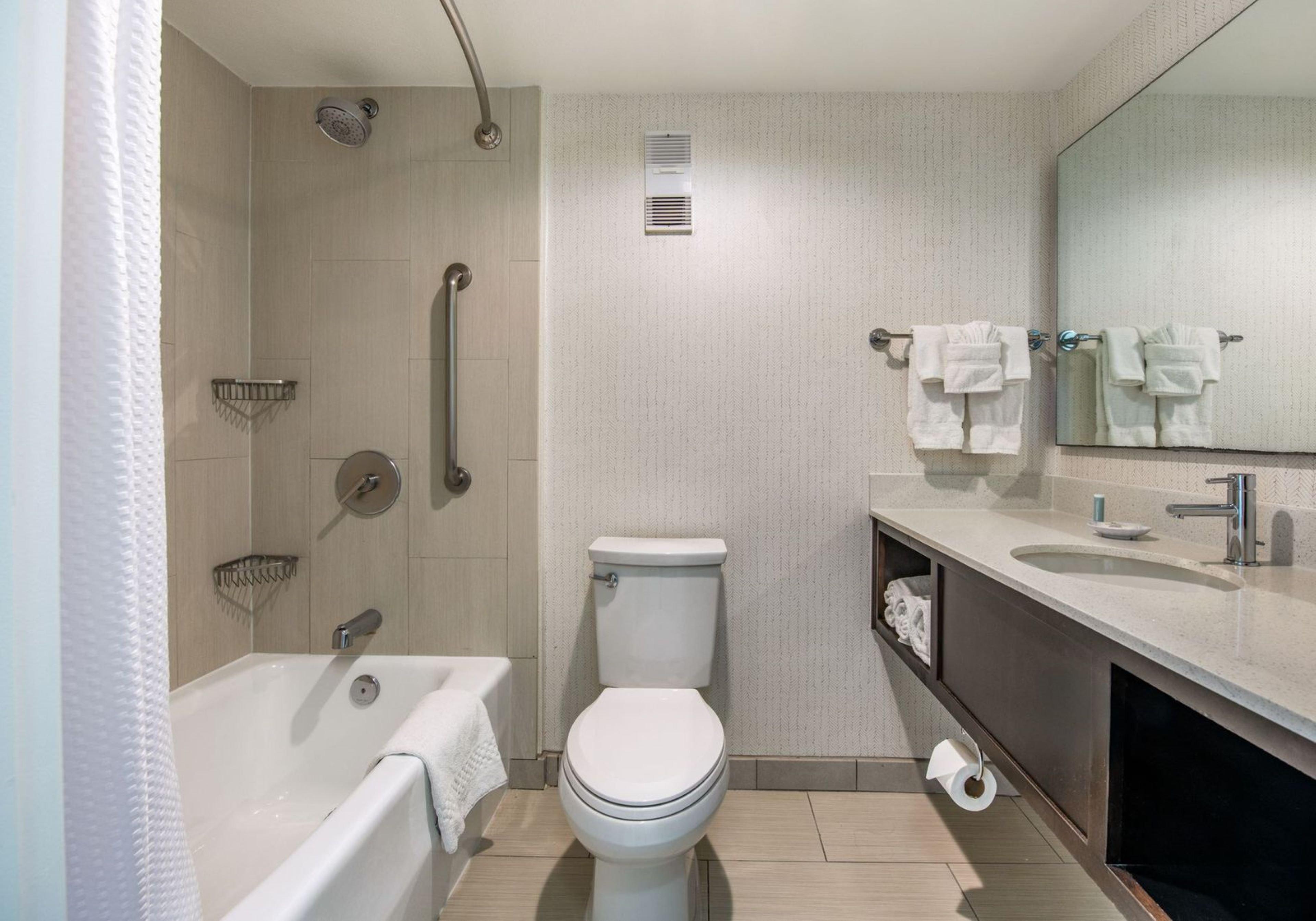 Suite Pool View King Bed