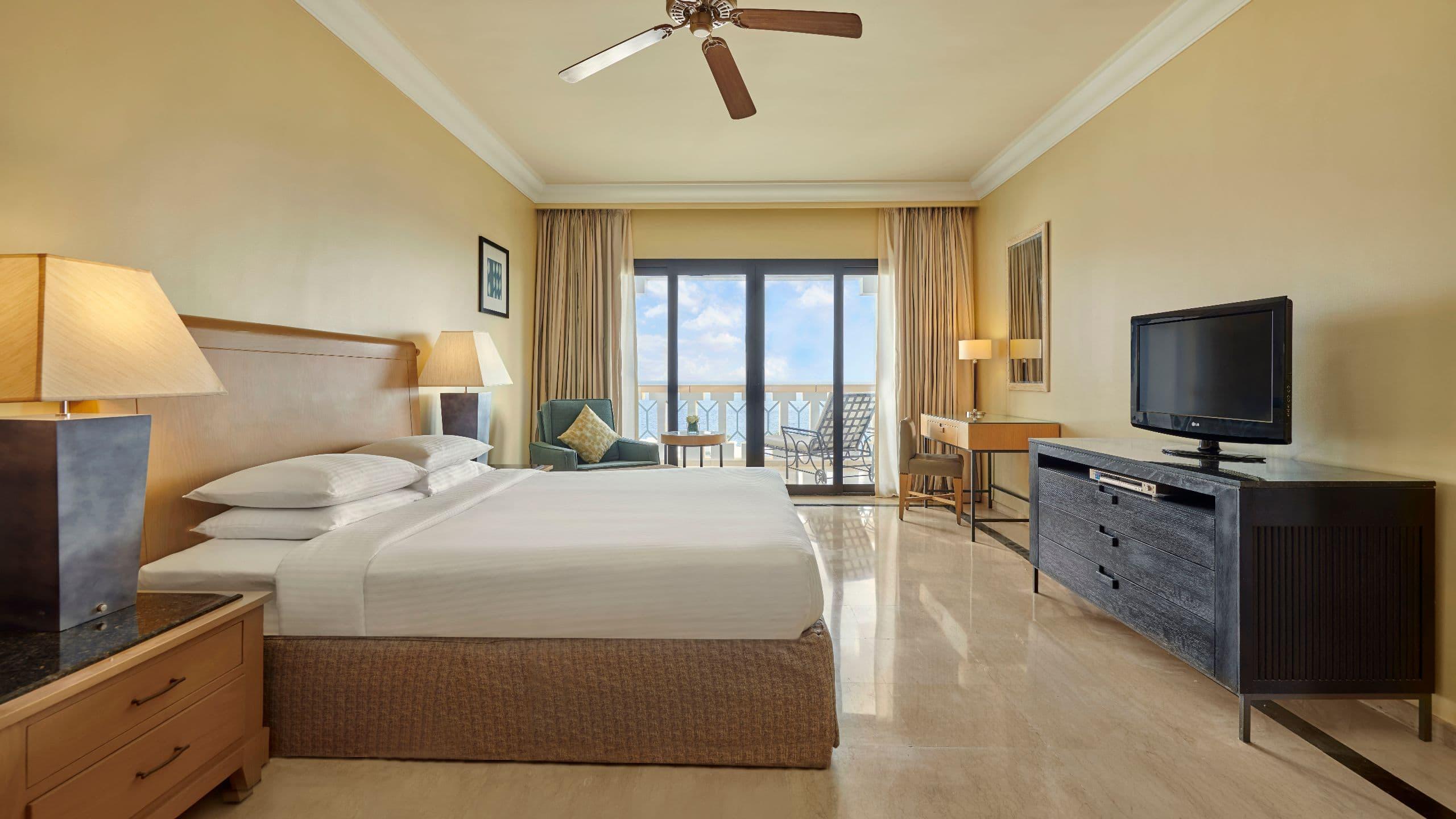 Double Club King Bed