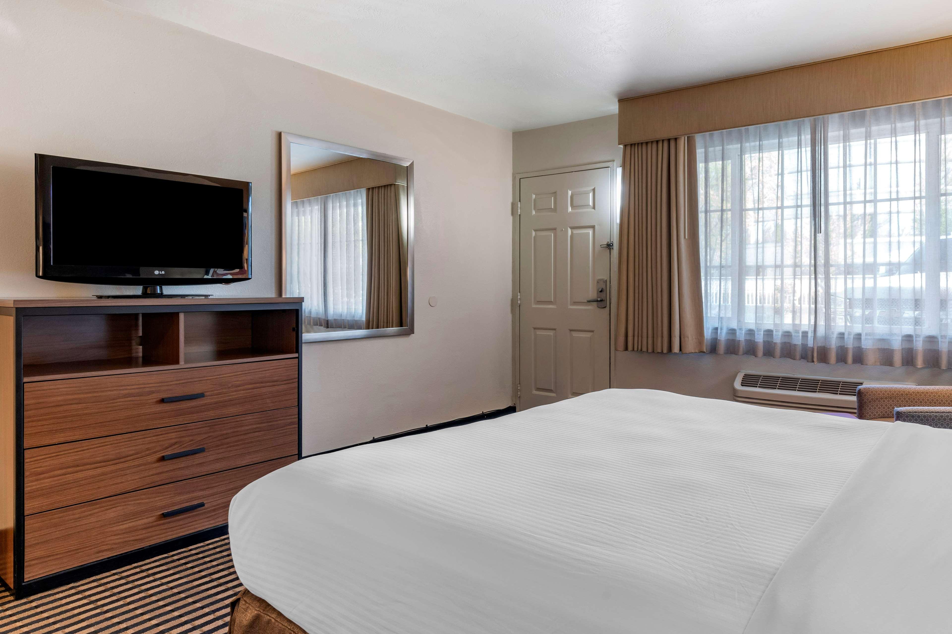 Double Accessible-queen Size Bed