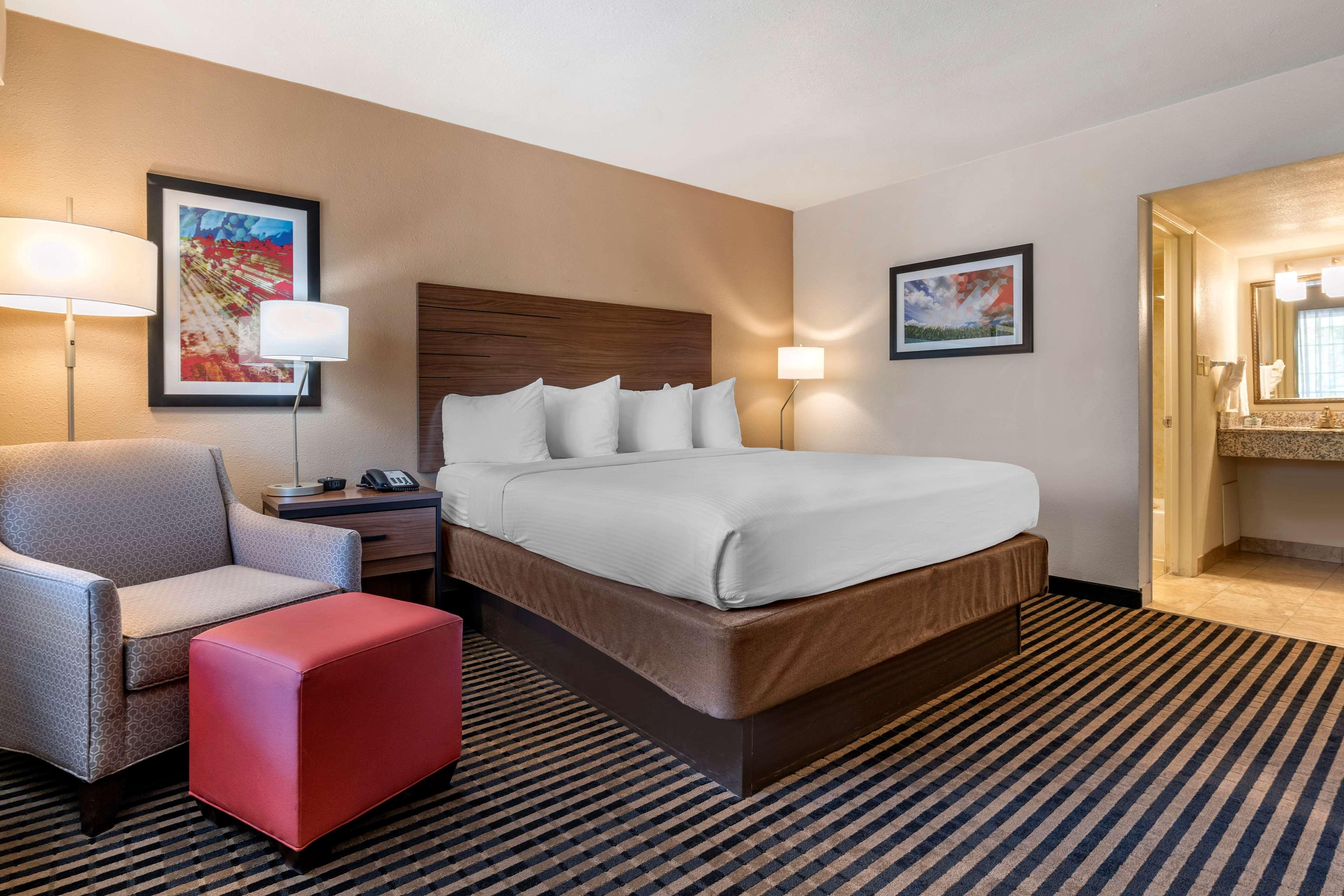 Double King Bed Non Smoking