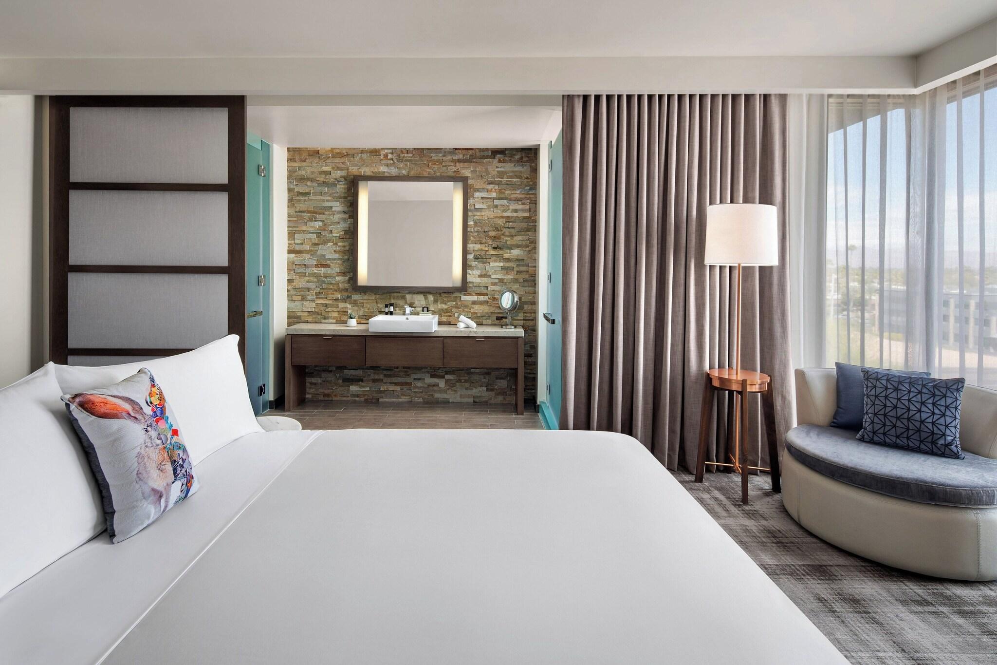 Double Deluxe King Bed