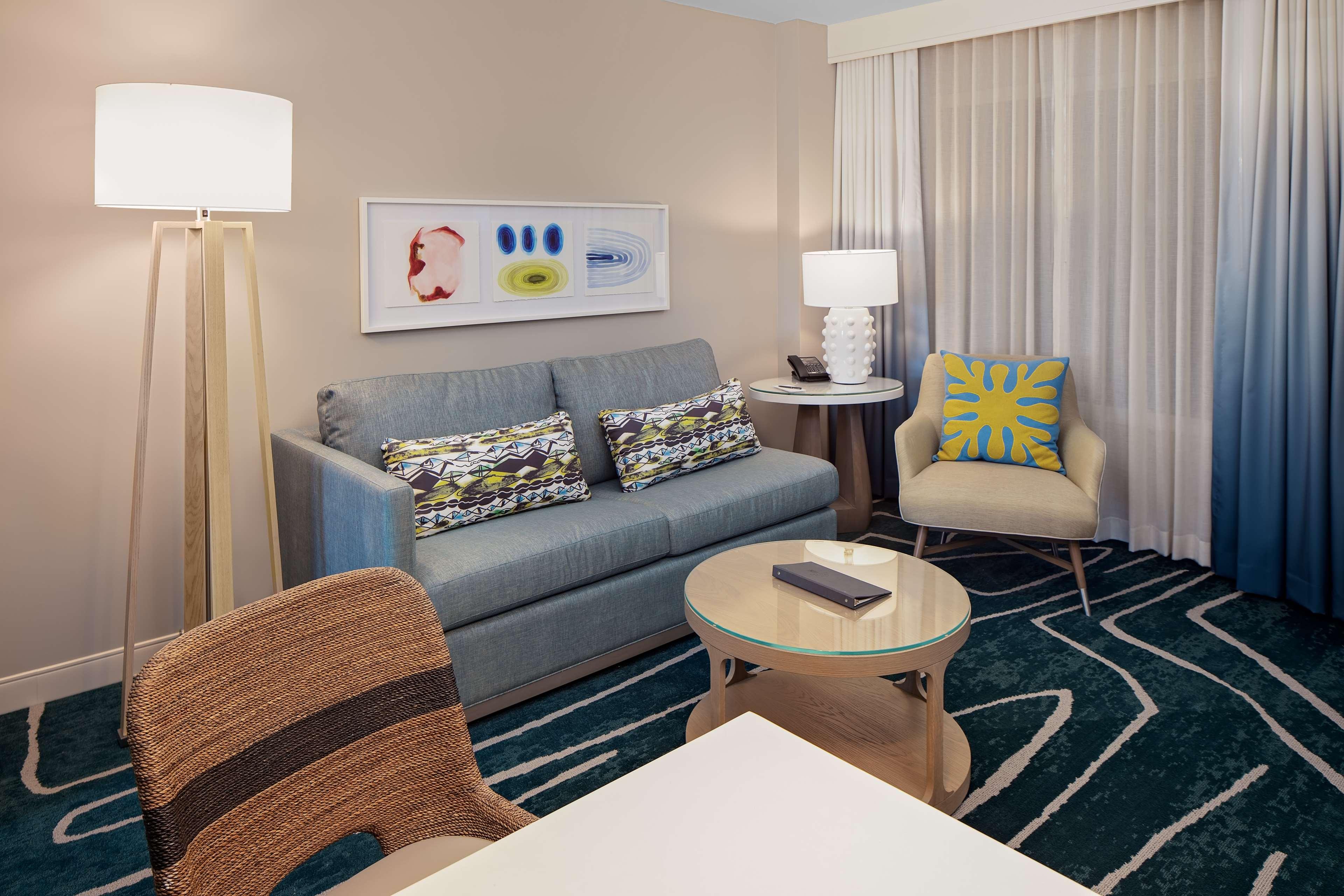 Suite Accessible King Size Bed