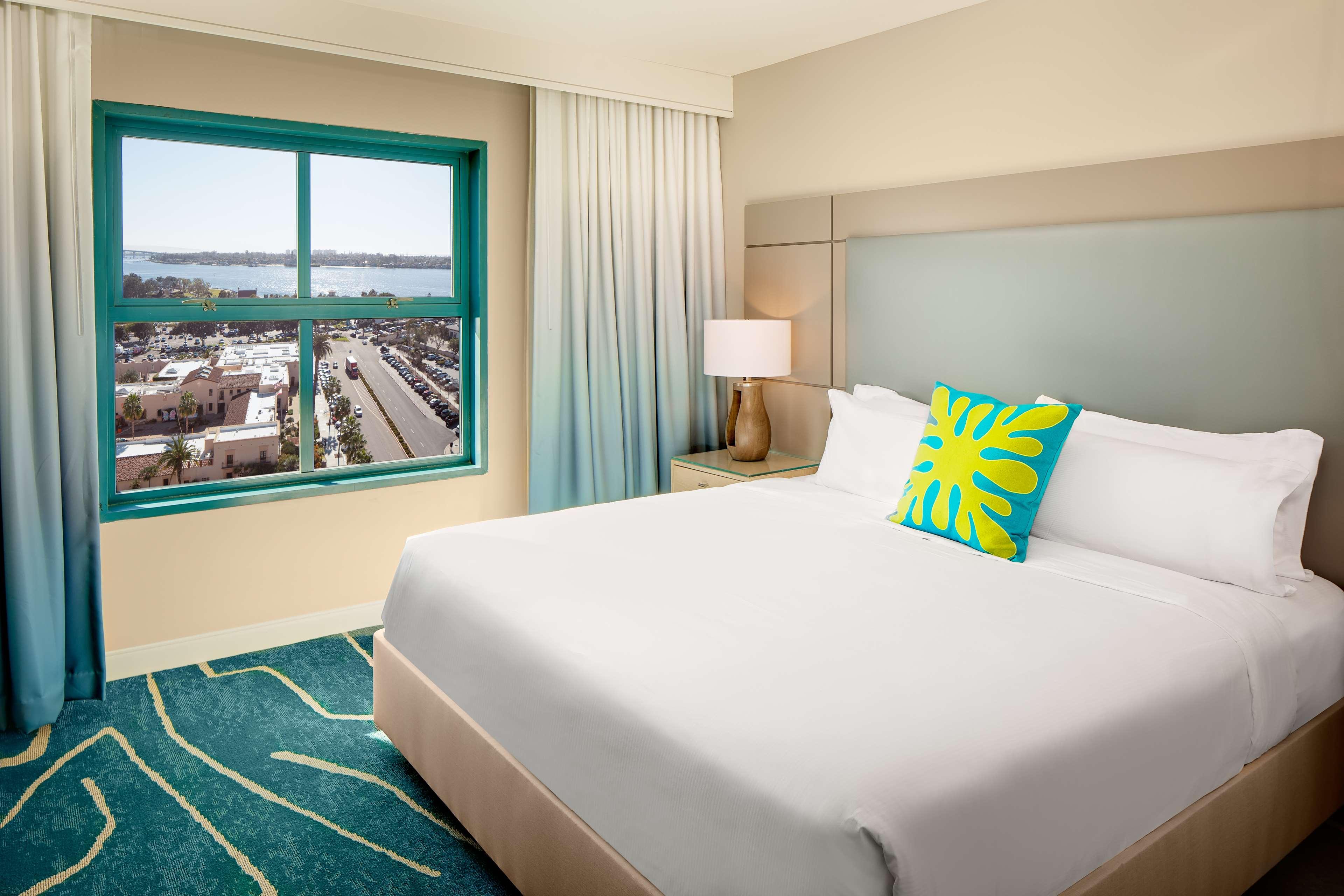 Suite Bay View King Bed