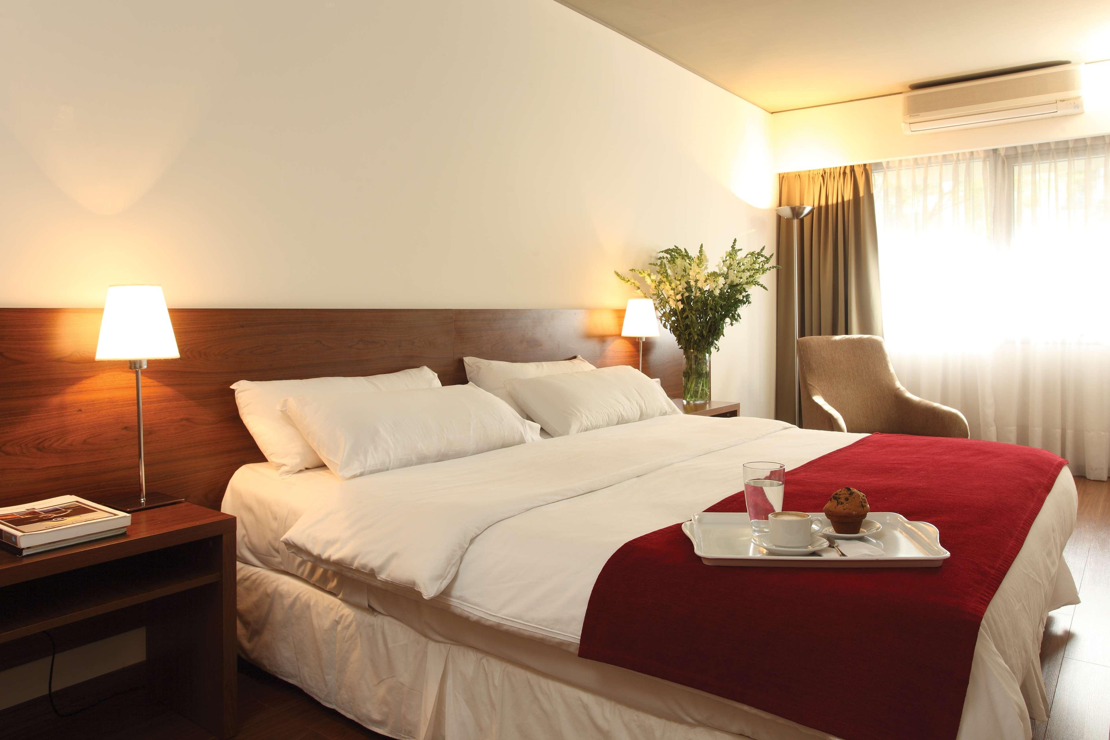 Double Classic Queen Bed