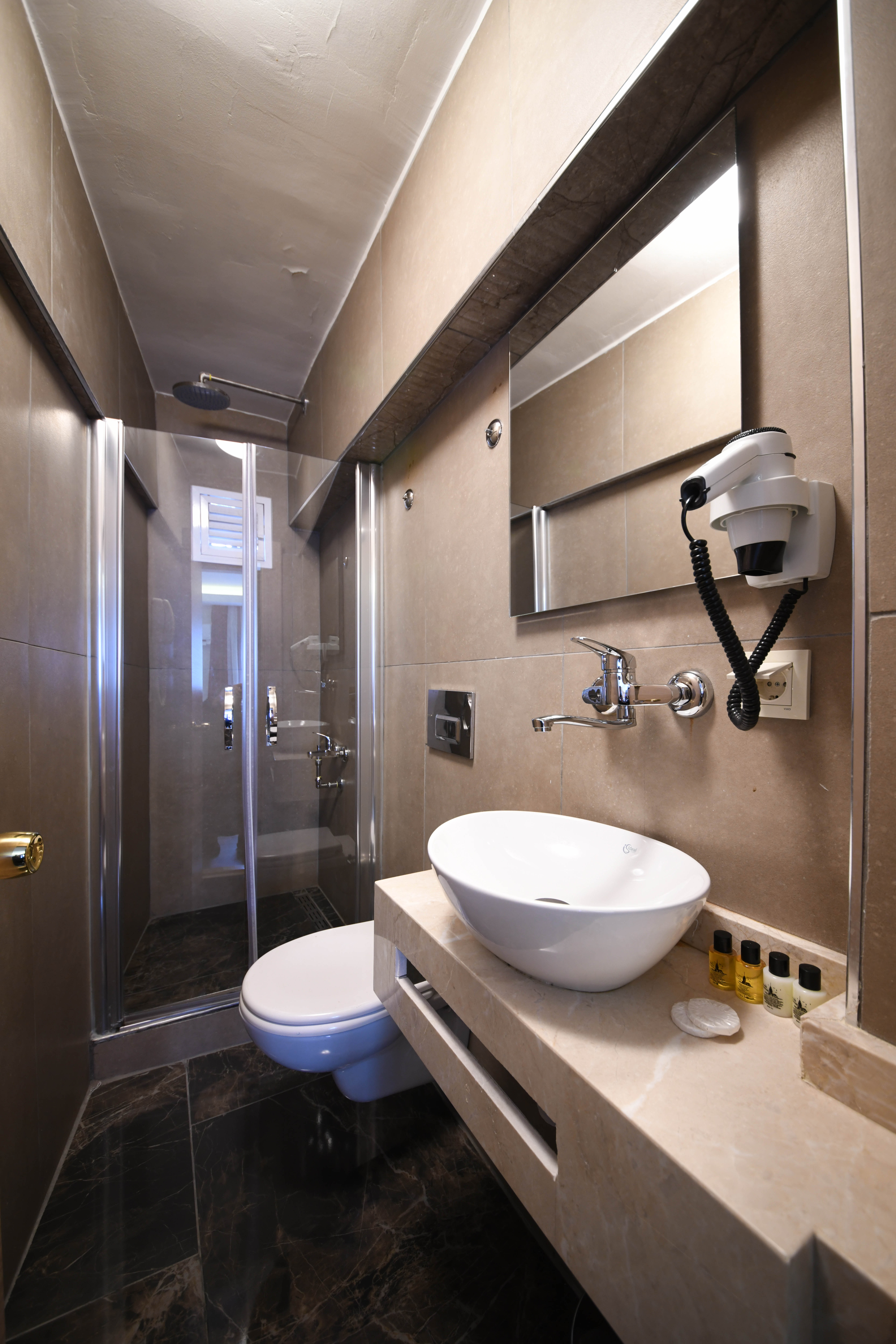 Family Room Connecting Room