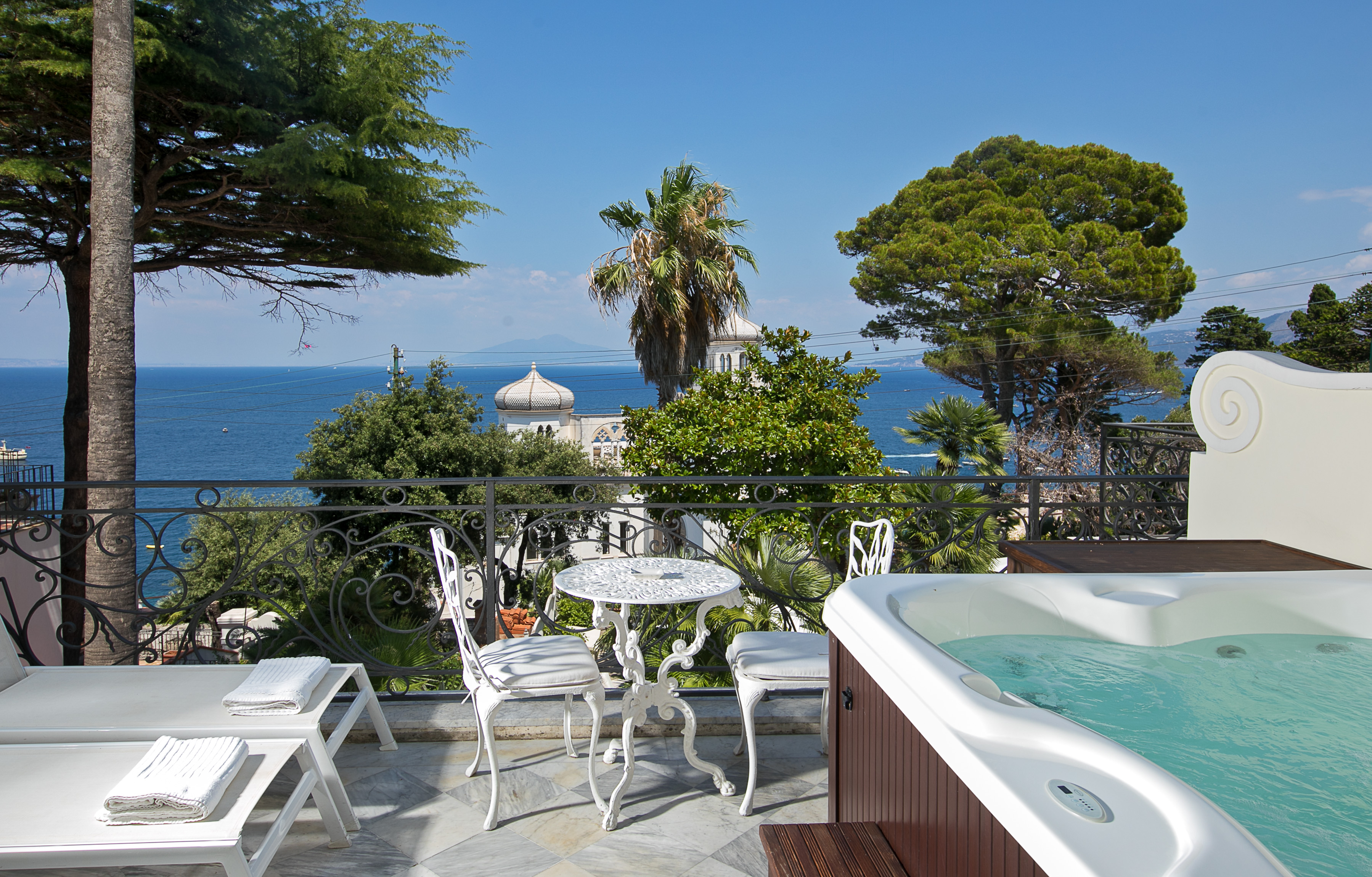 Double or Twin Deluxe Sea View