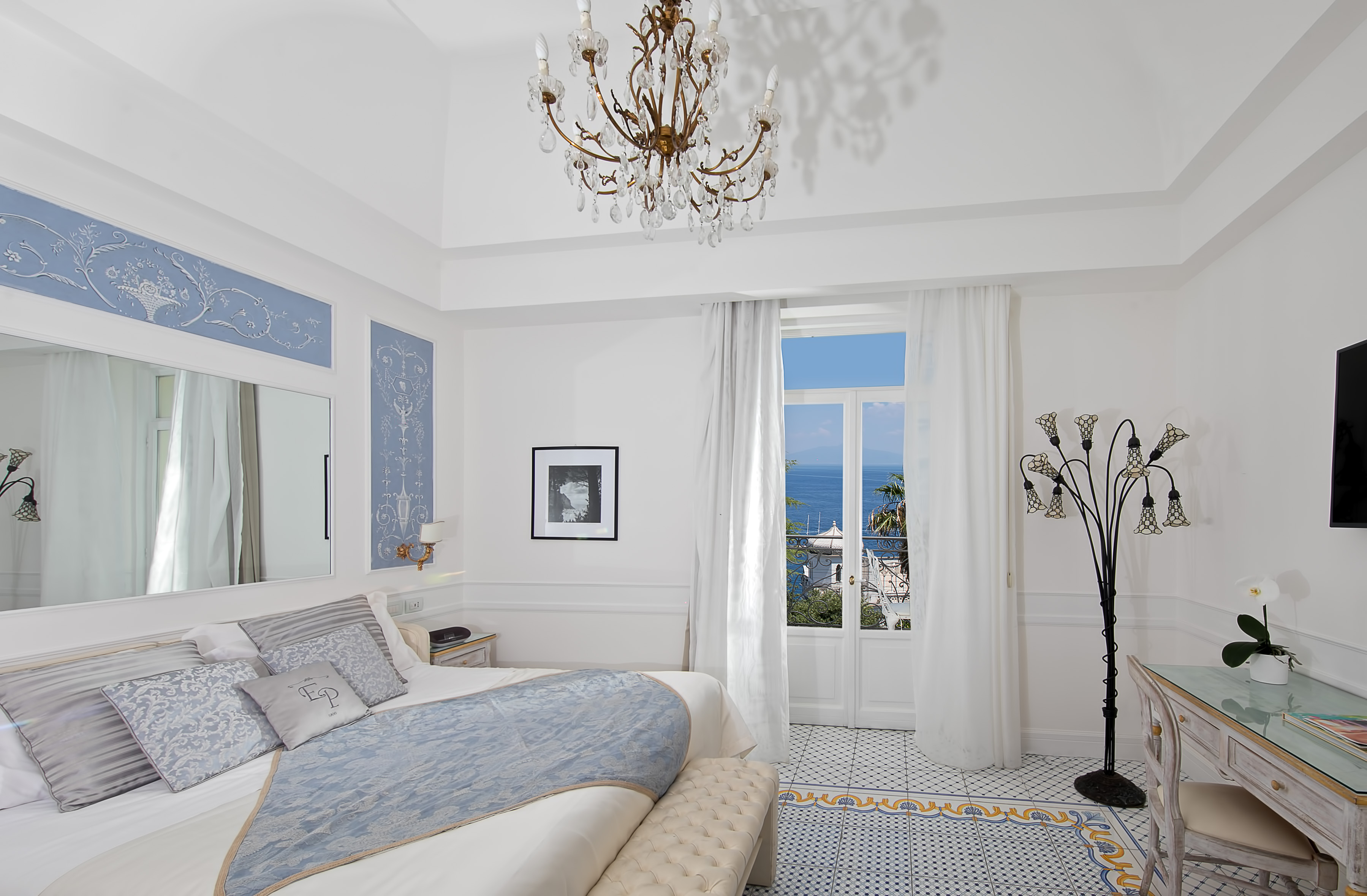 Double or Twin Deluxe with Terrace