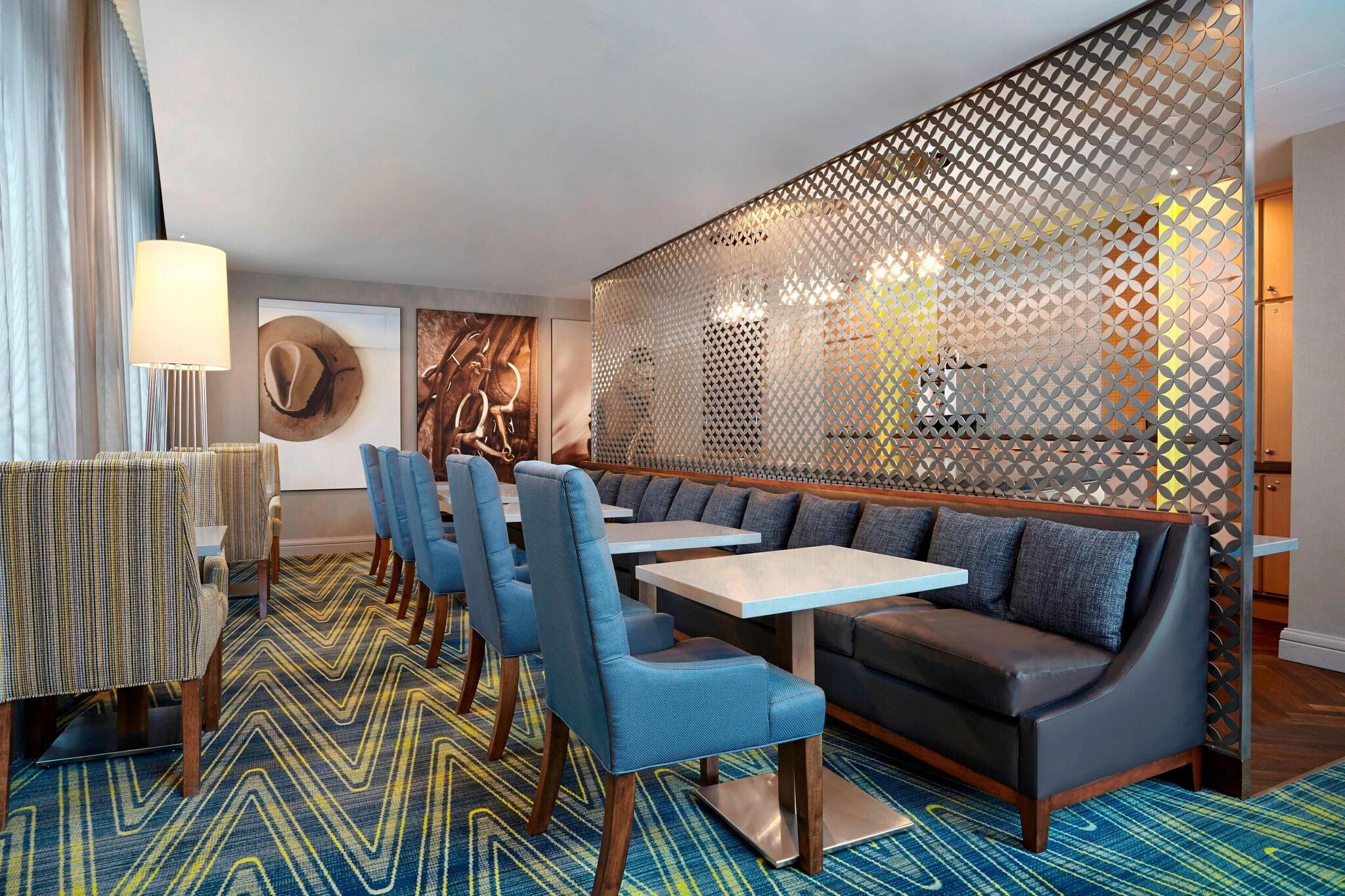 Suite Club Two Queen Beds