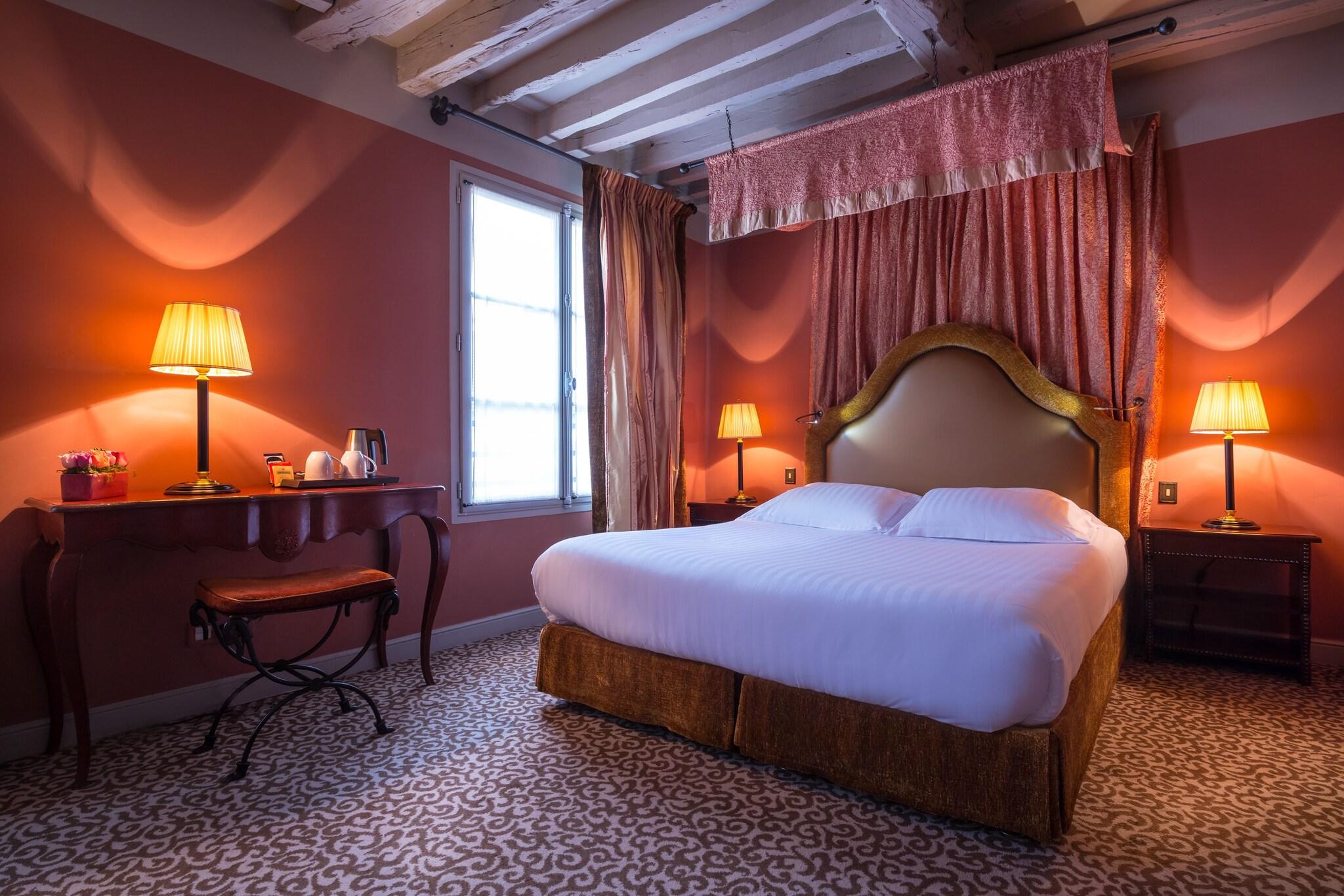 Double Queen Size Bed