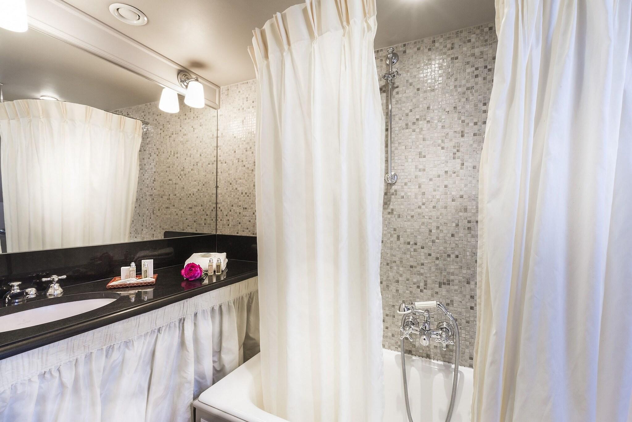 Double Queen Size Bed