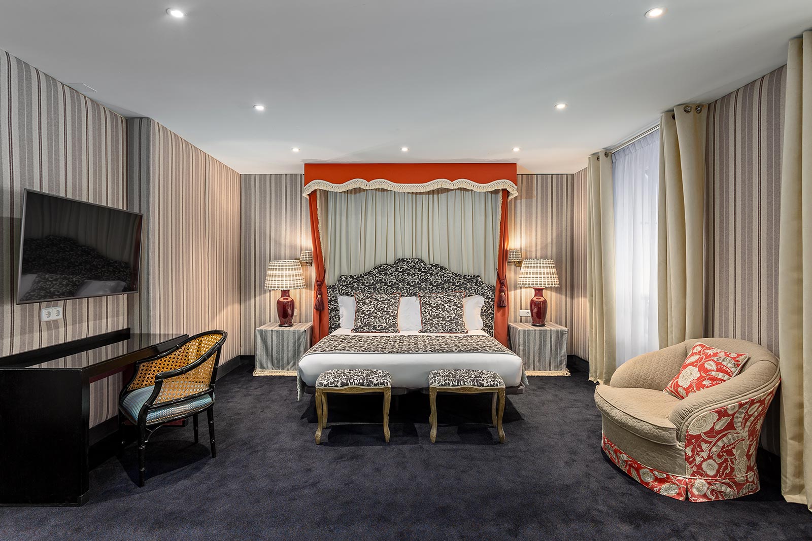 Junior Suite King Size Bed