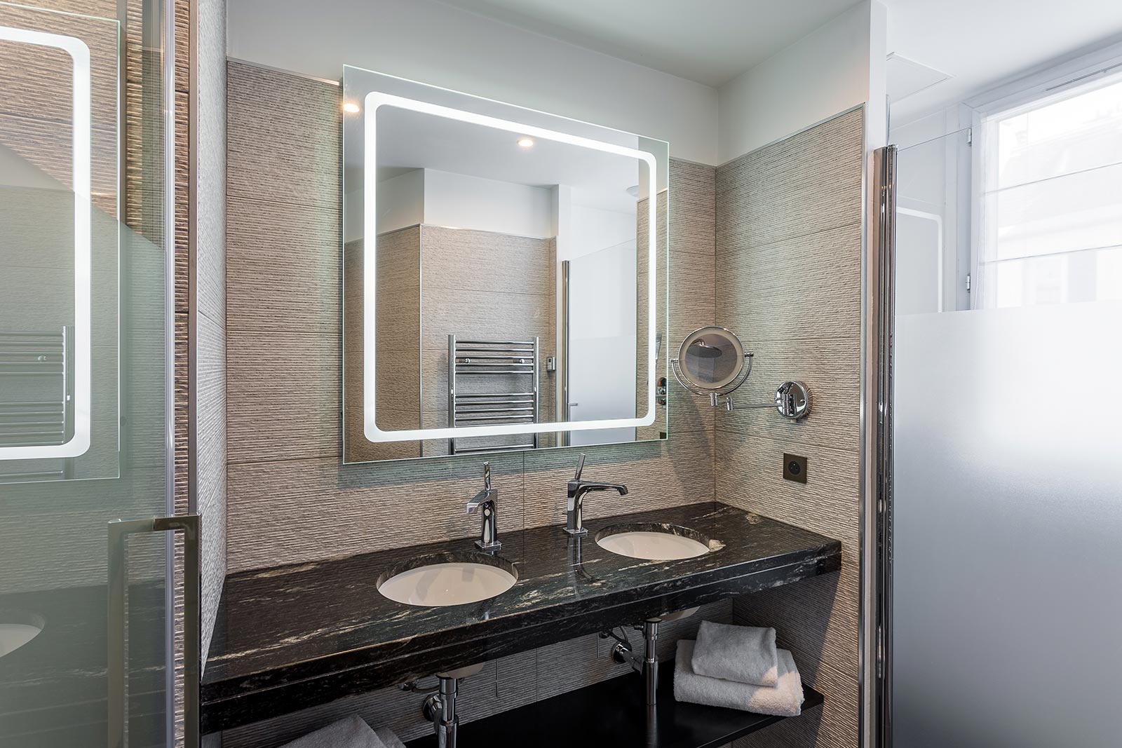 Junior Suite King Size Bed