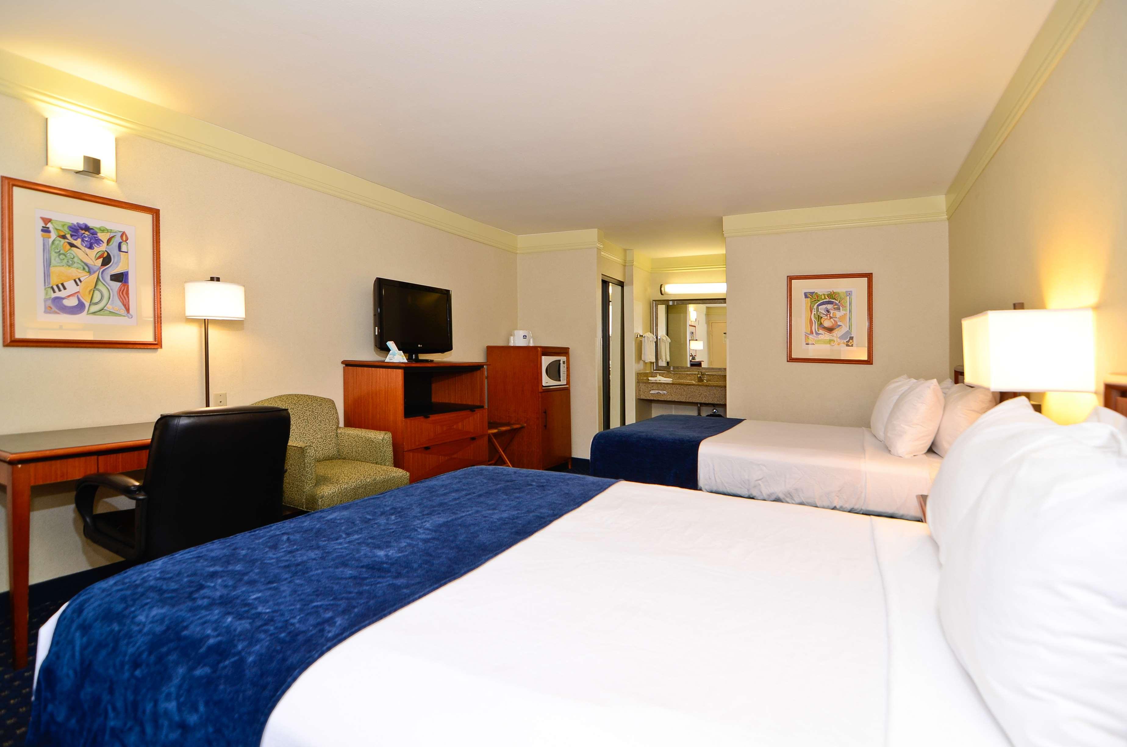 Double Two Queen Beds