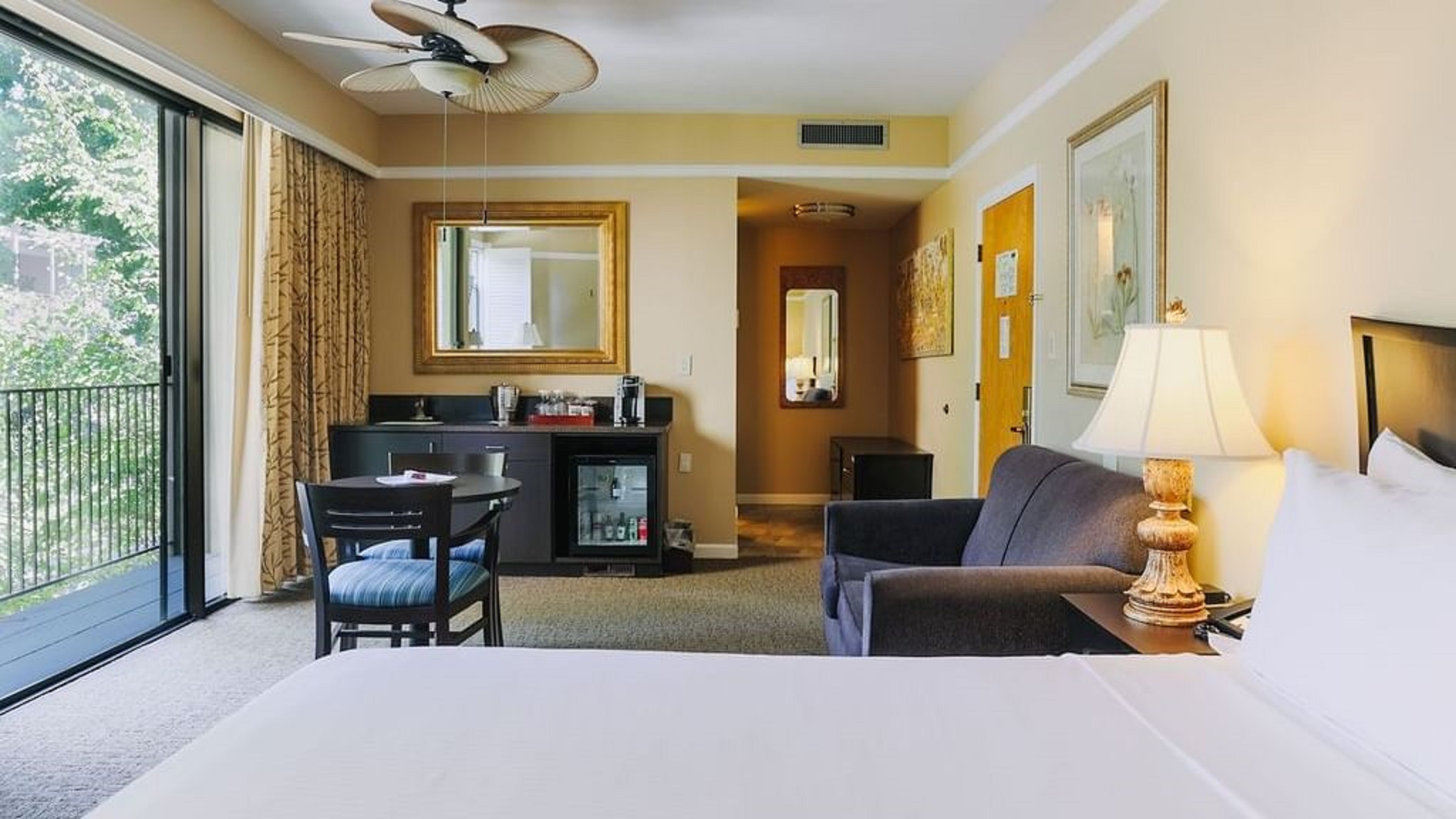 Double Deluxe King Bed