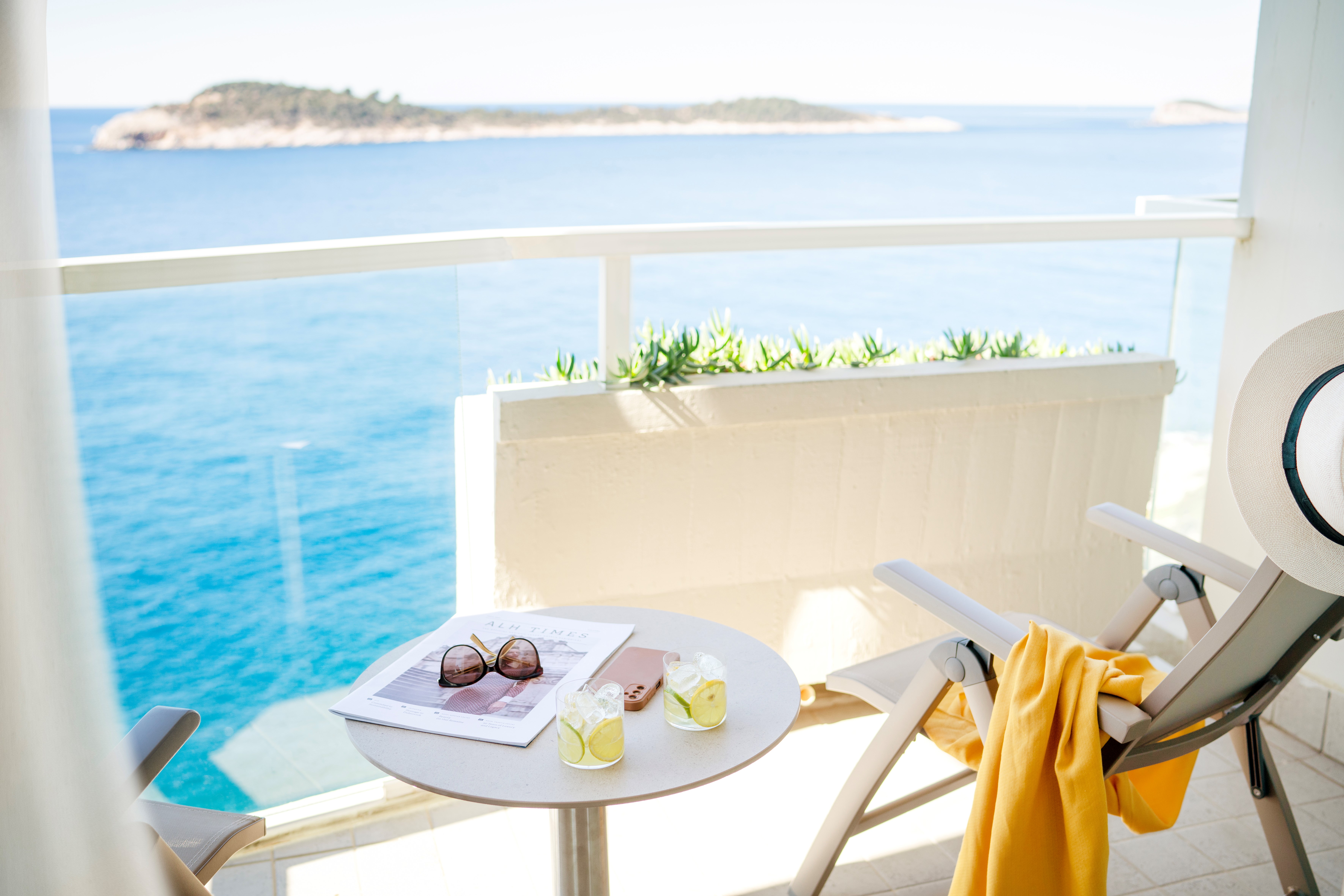 Single Deluxe Sea View with Balcony