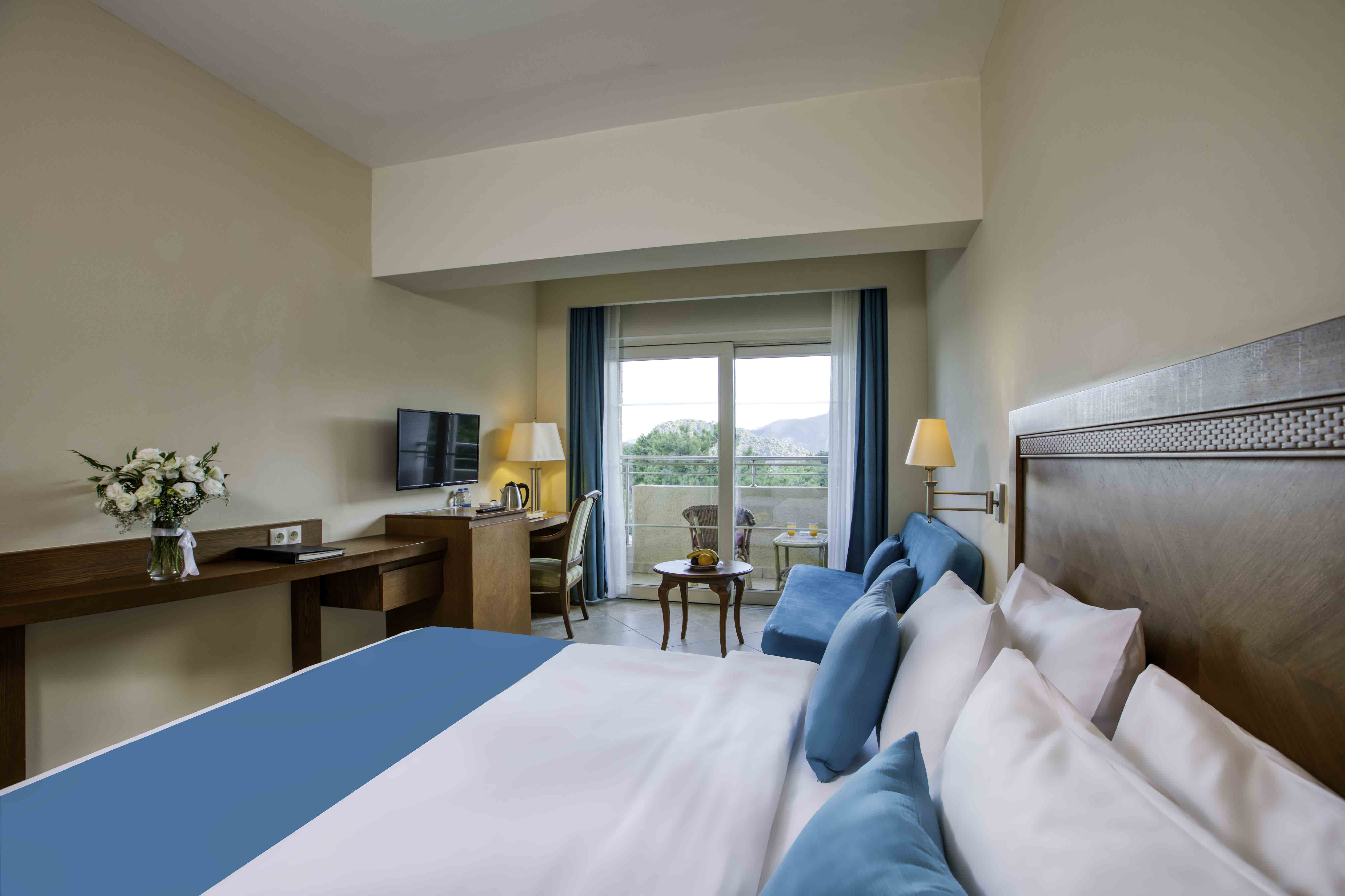 Double Single Superior Side Sea View