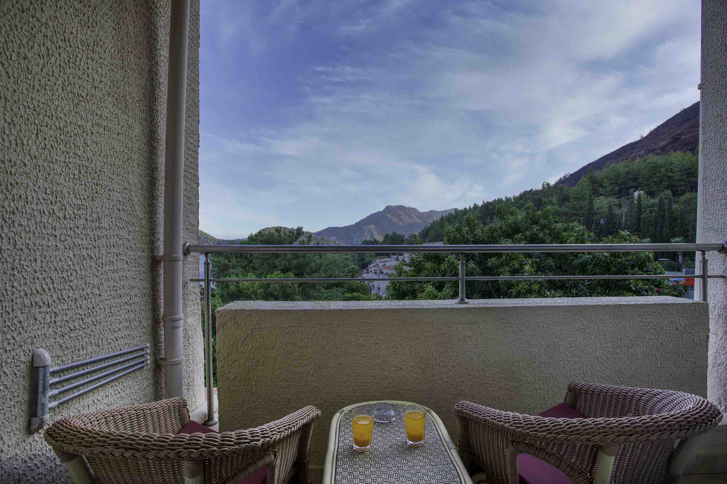 Double Single Superior Side Sea View