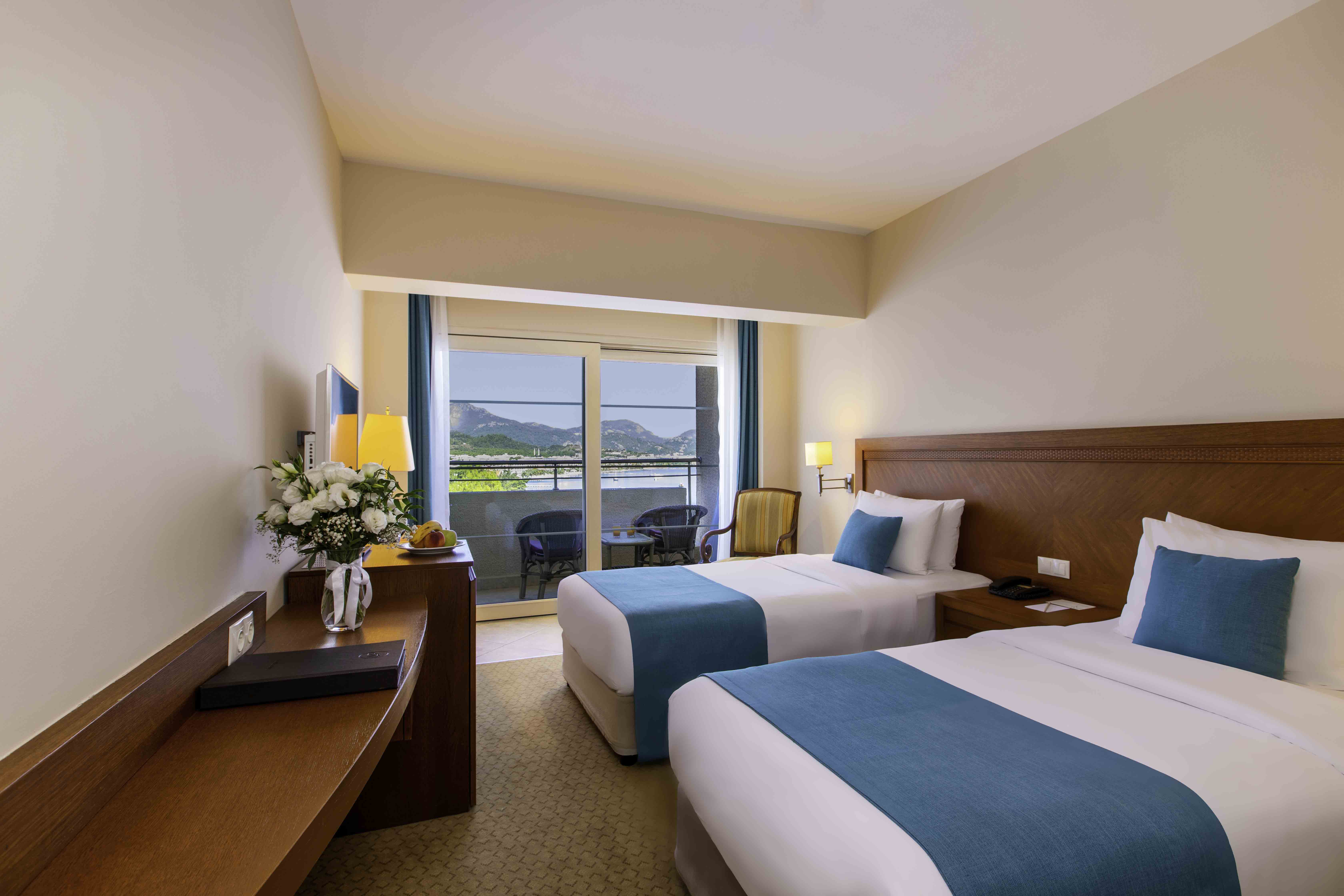 Double Single Superior Side Sea View