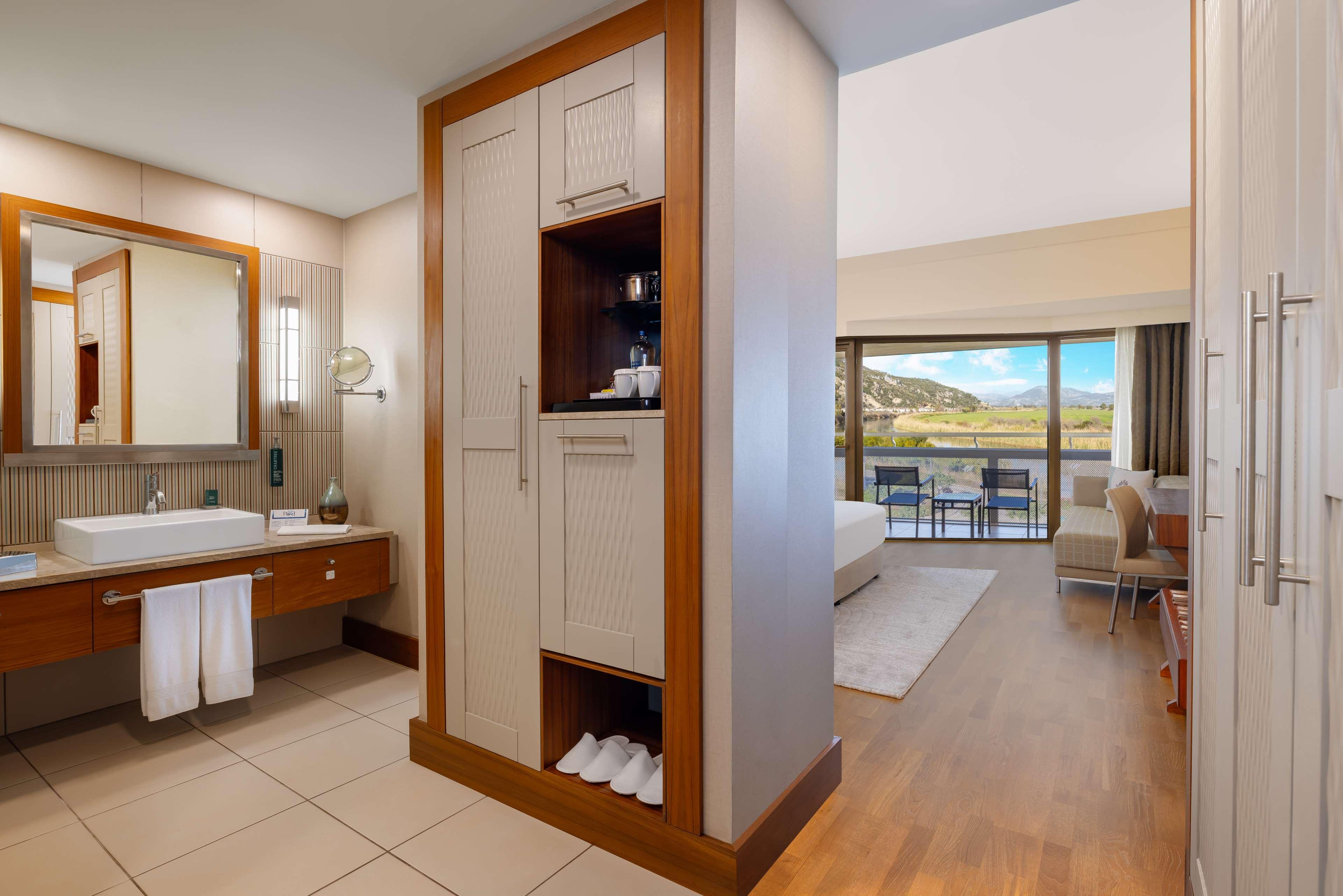 Double Guest Room King Bed