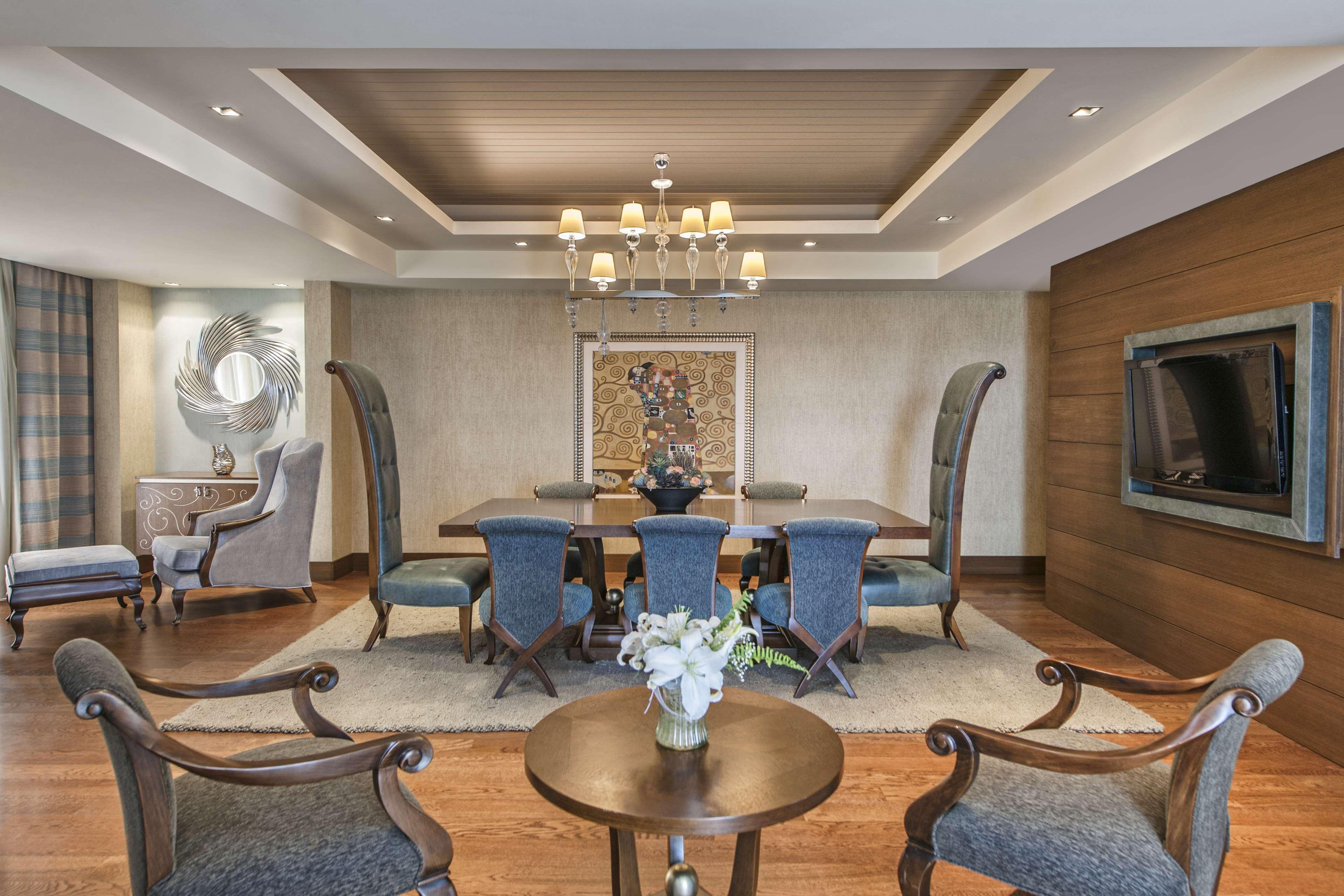 Suite Sea View King Bed