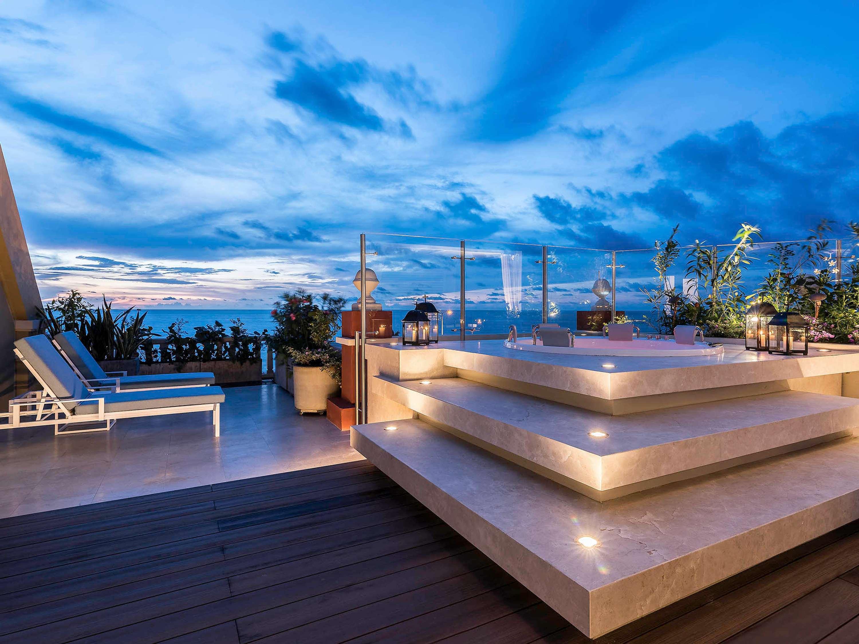 Suite with Jacuzzi with Views