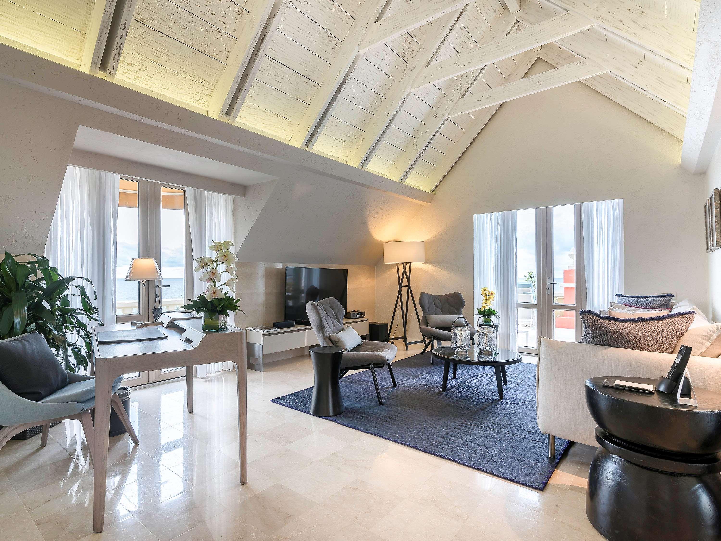 Suite with Jacuzzi with Views