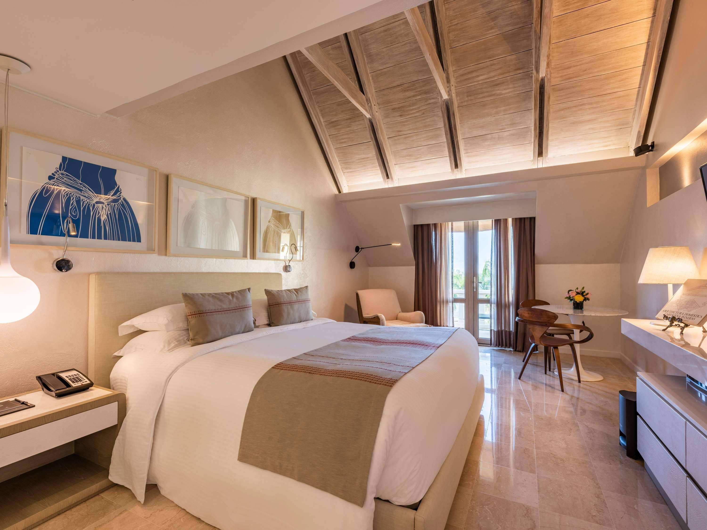 Double Deluxe King Bed