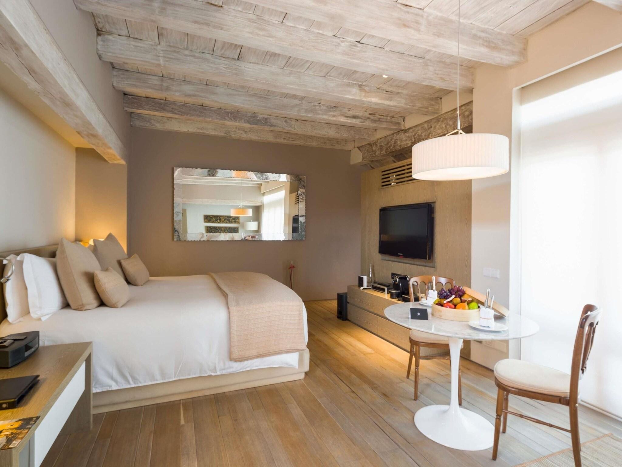 Junior Suite King Size Bed