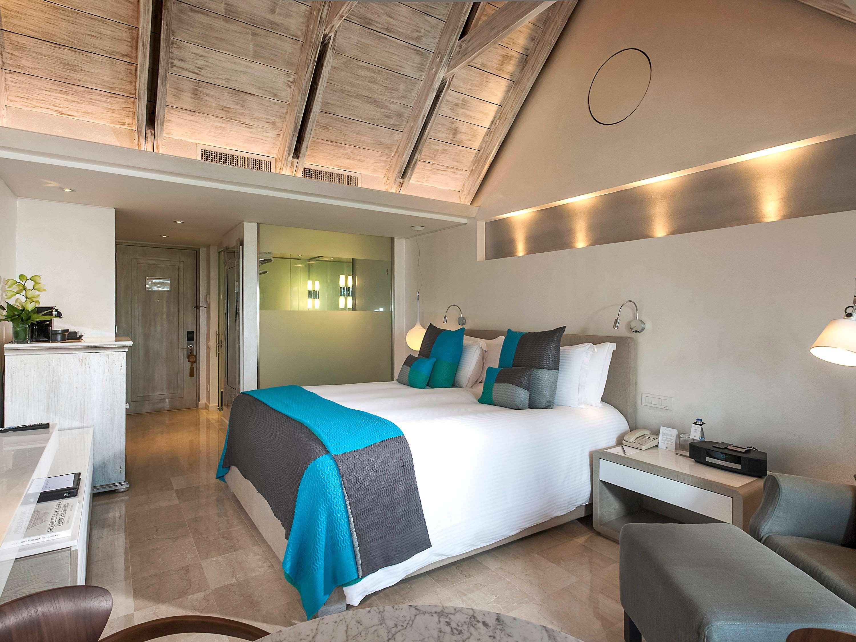 Double Deluxe King Bed