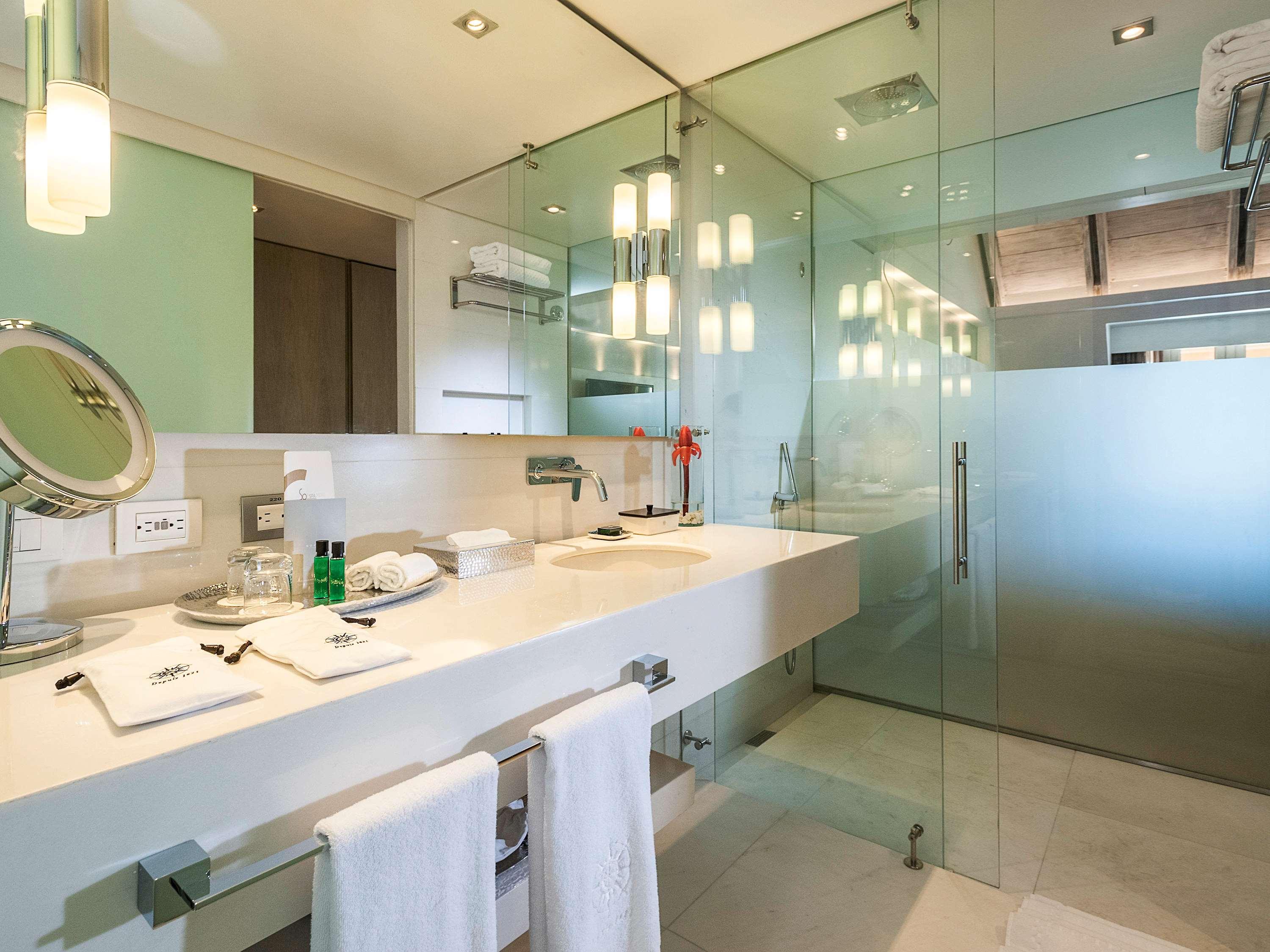 Double Deluxe King Bed