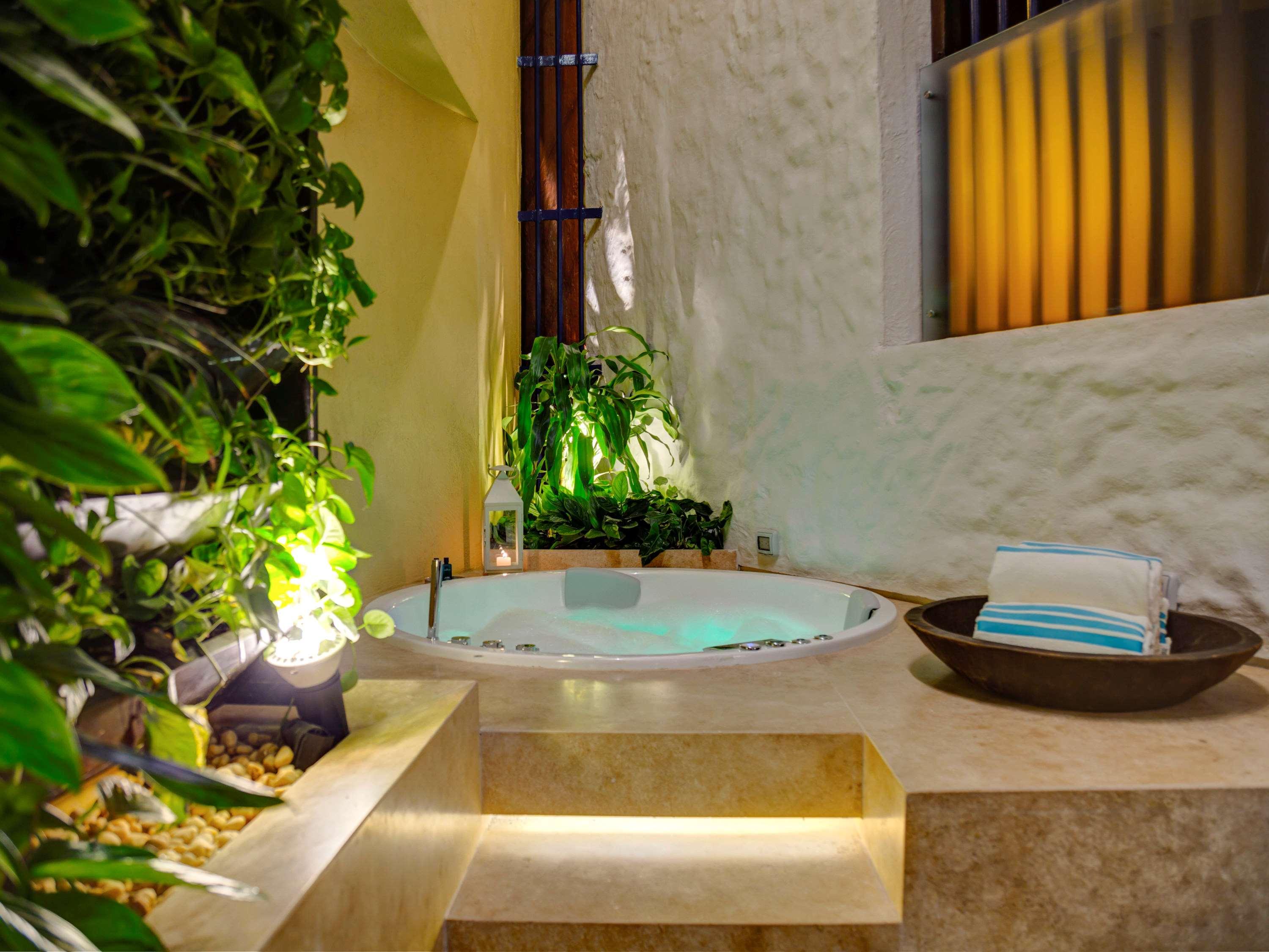 Suite King Bed with Jacuzzi