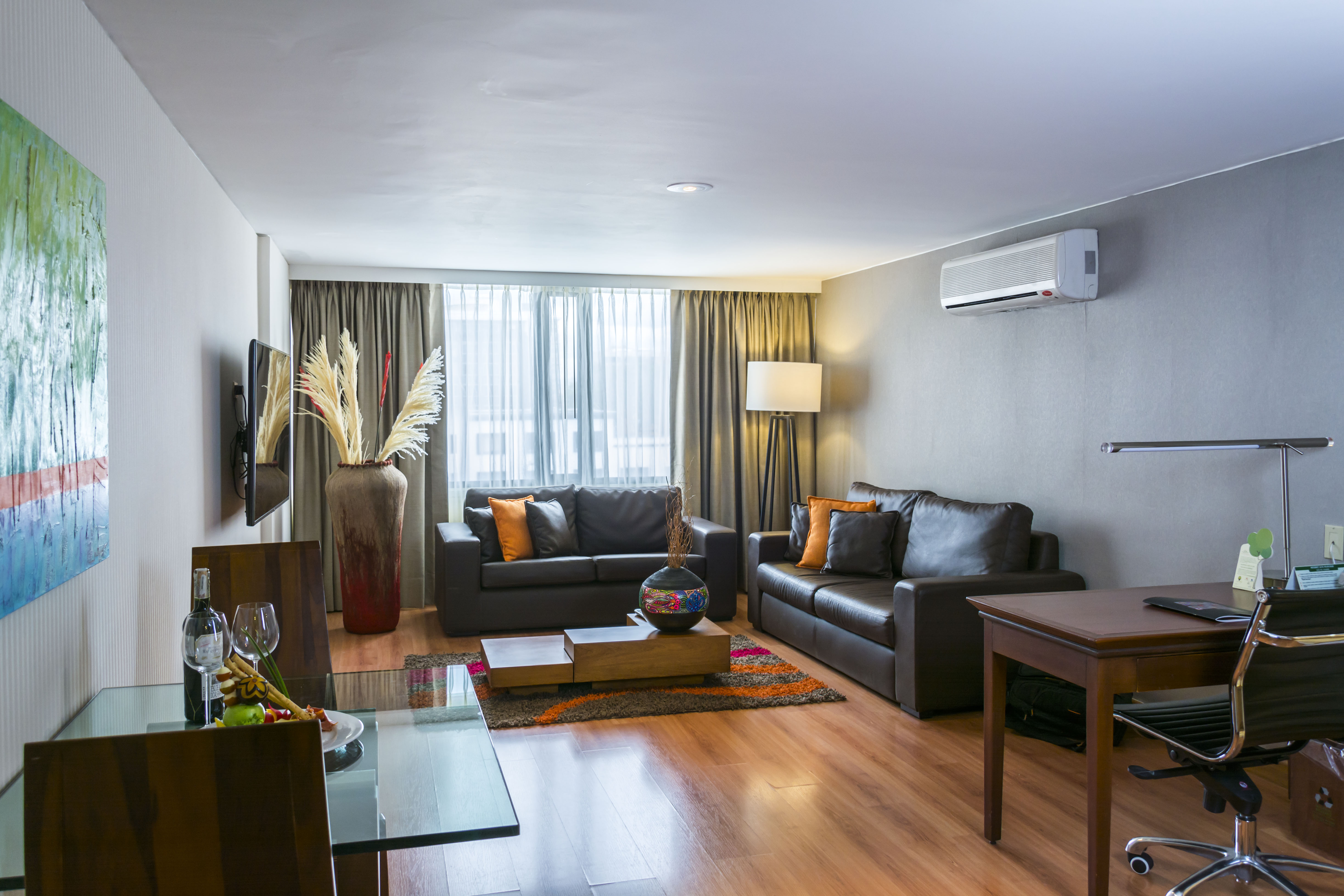 Suite Business City View