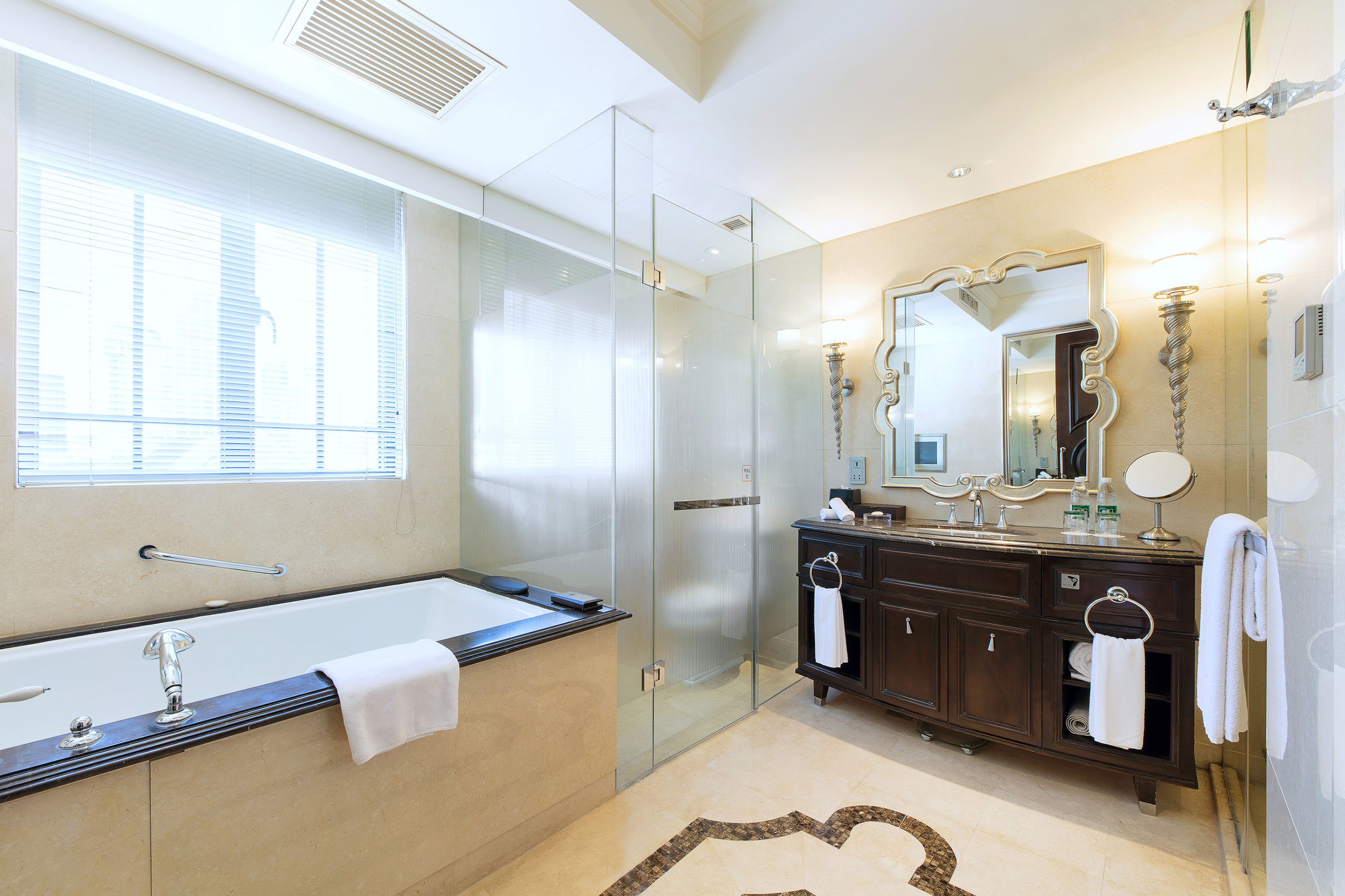 Double or Twin Standard