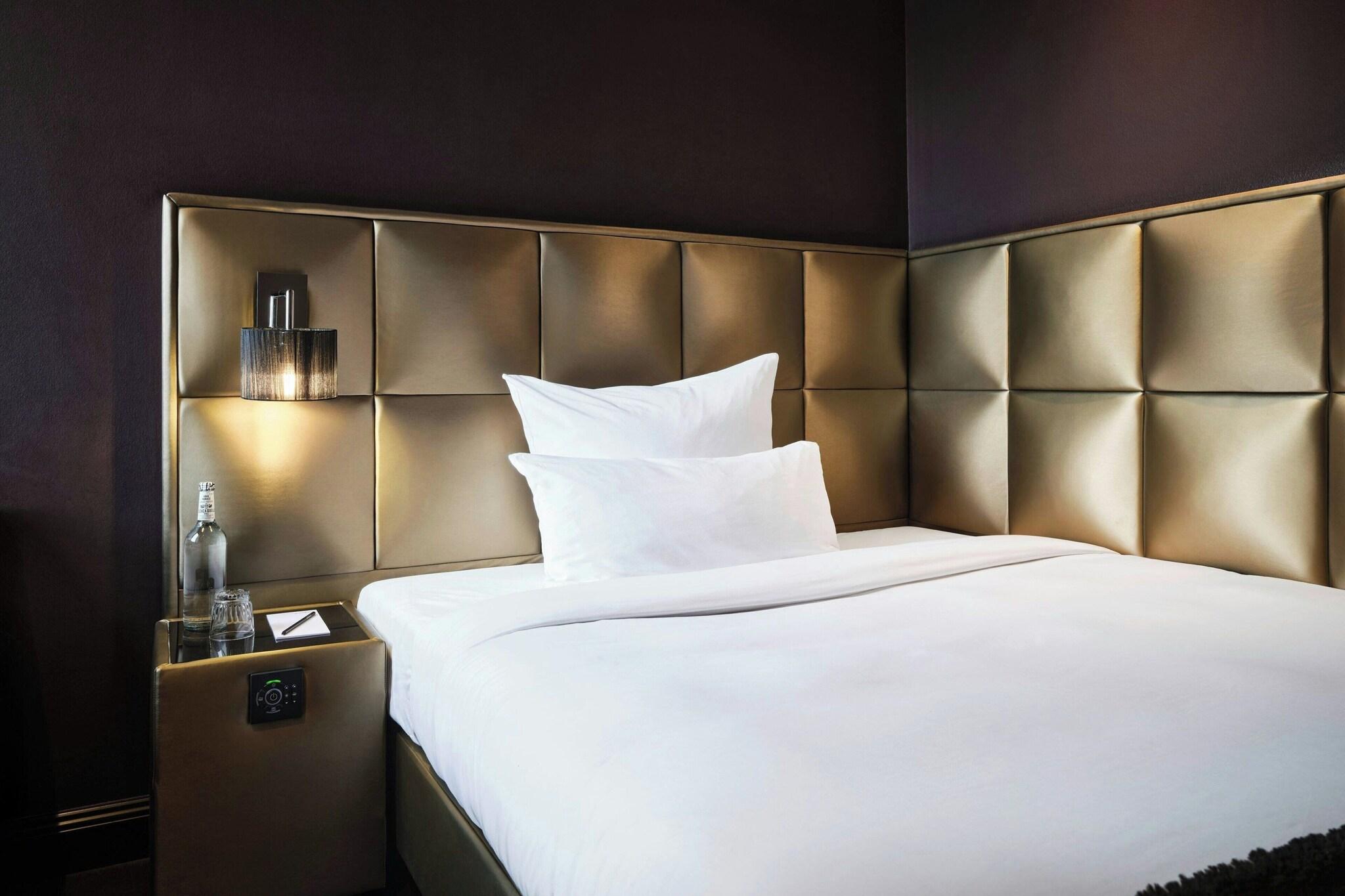 Double Queen Size Bed