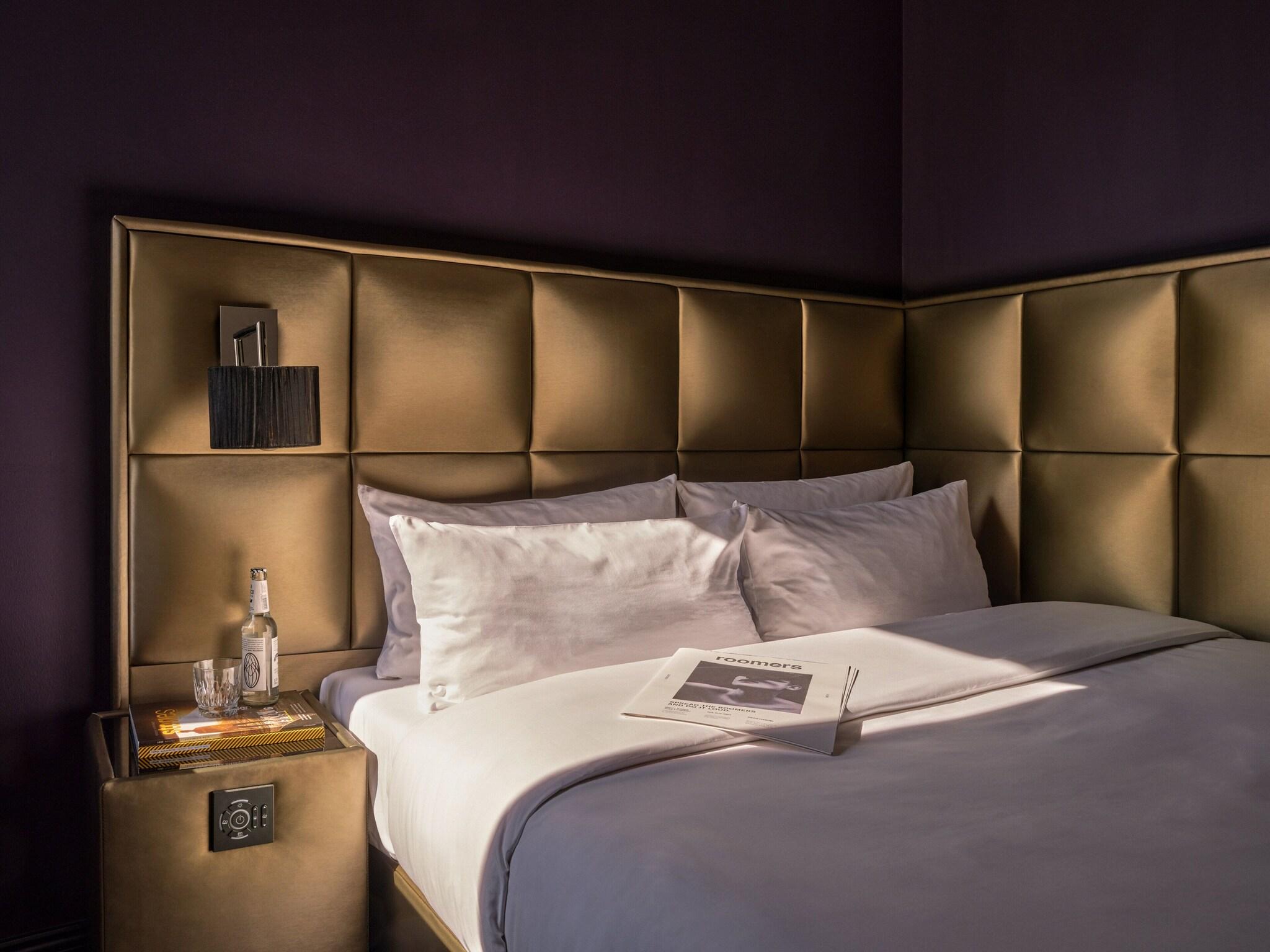 Double Queen Size Bed