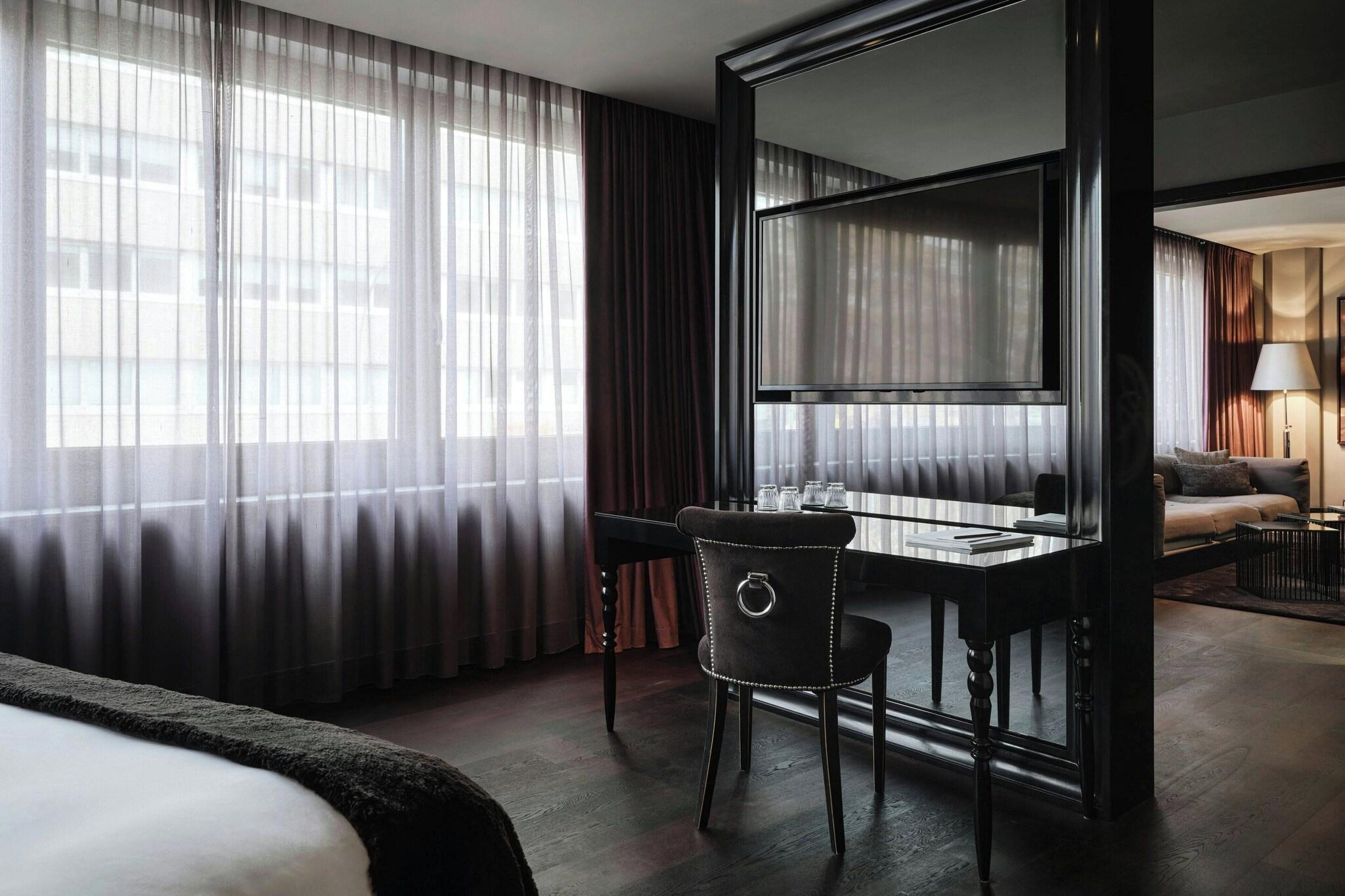 Suite City View King Bed