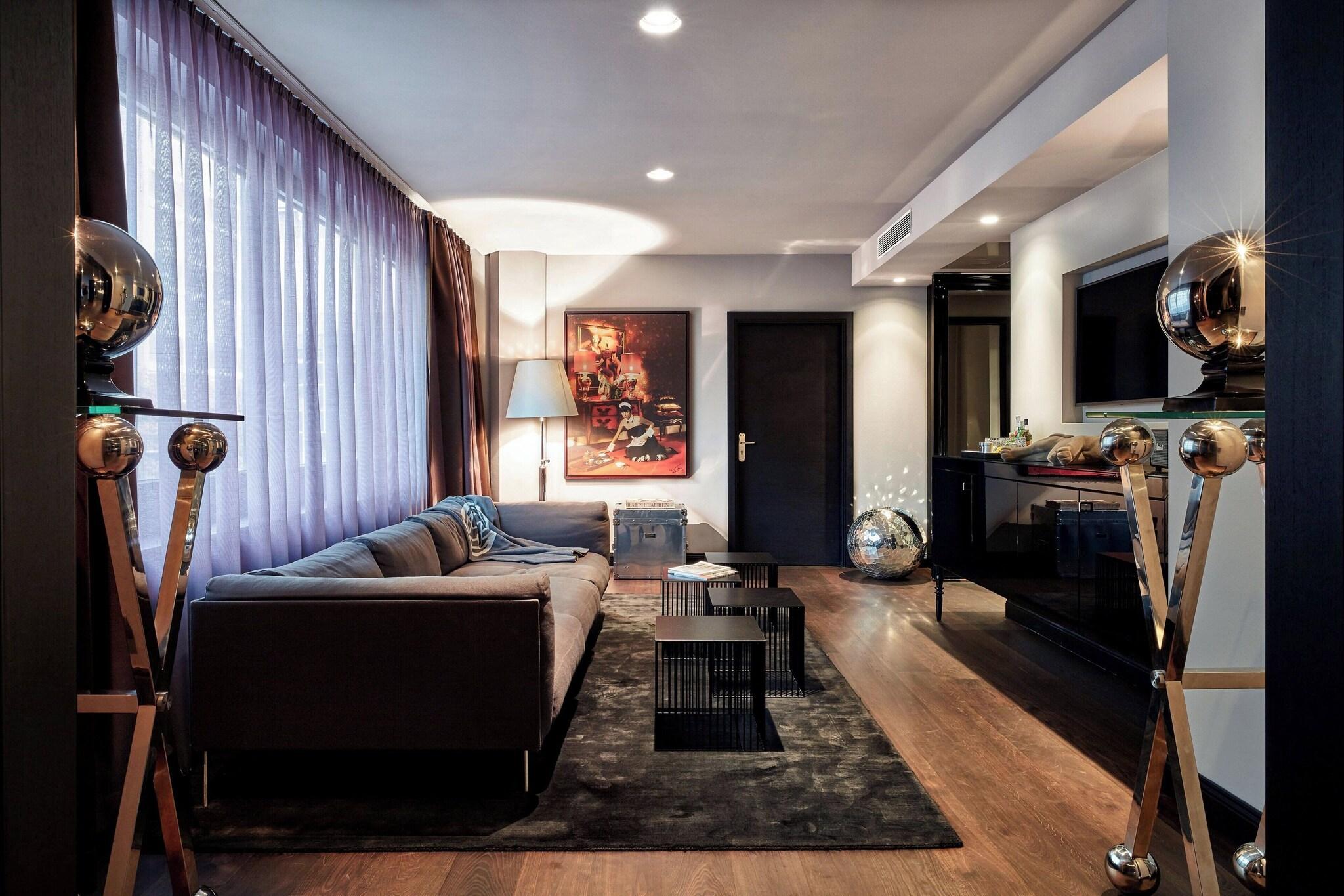 Suite City View King Bed