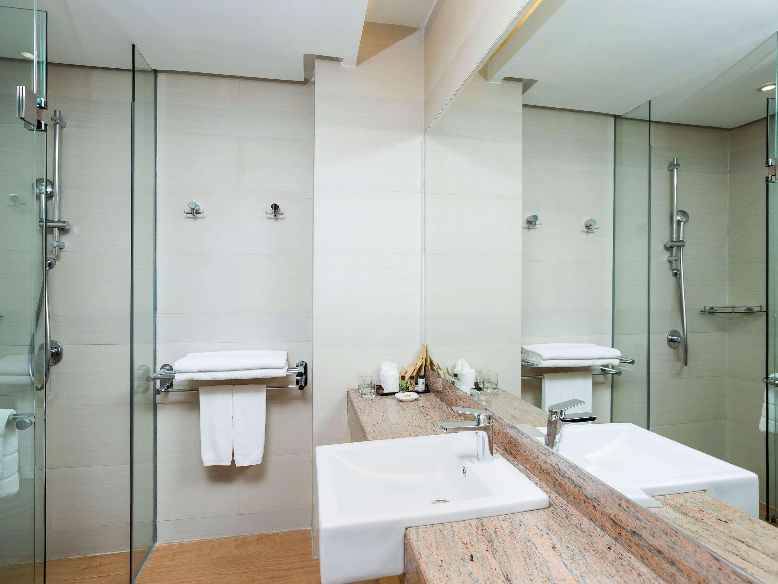 Double Deluxe King Bed