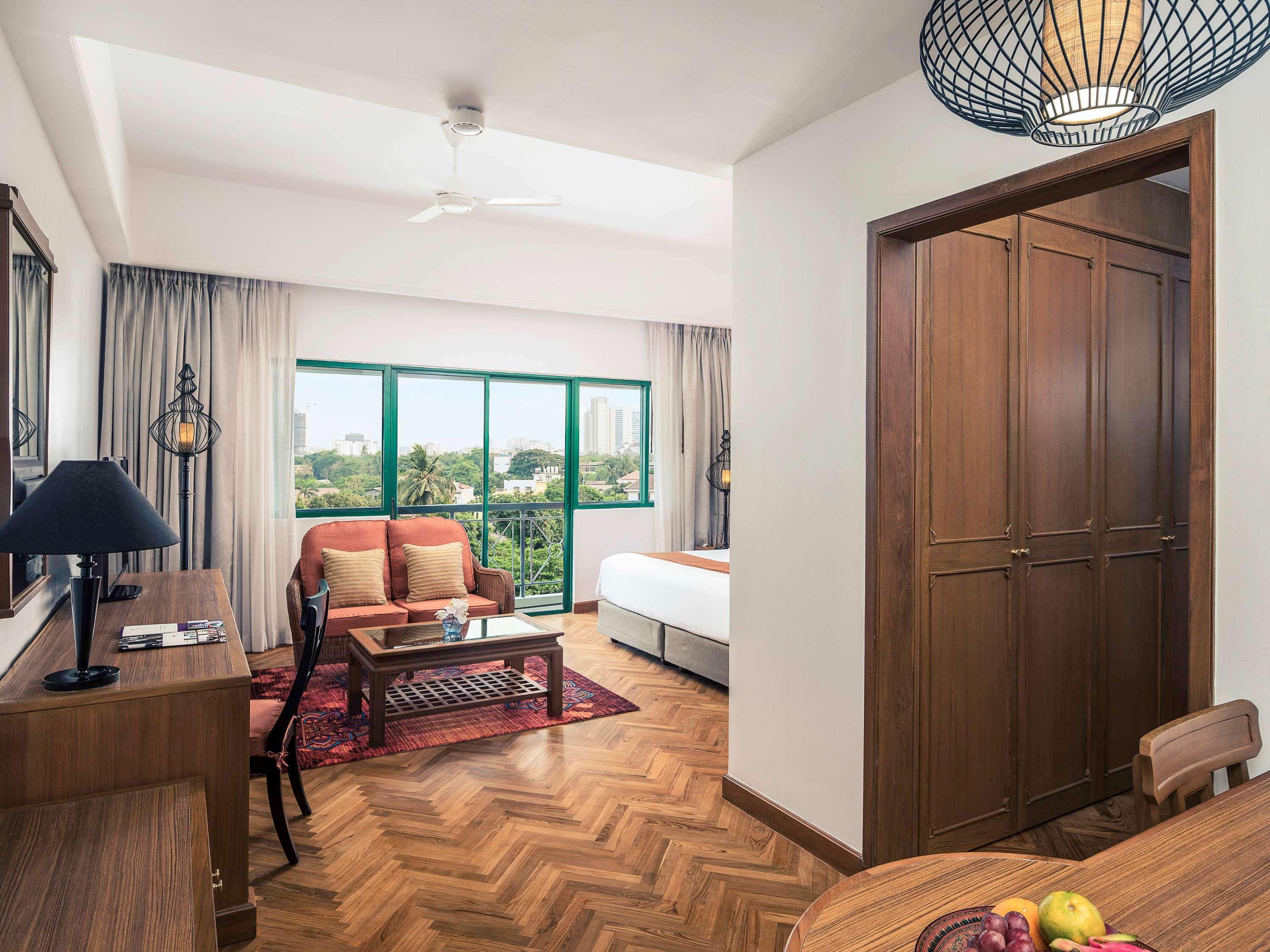 Studio King Bed One Bedroom 