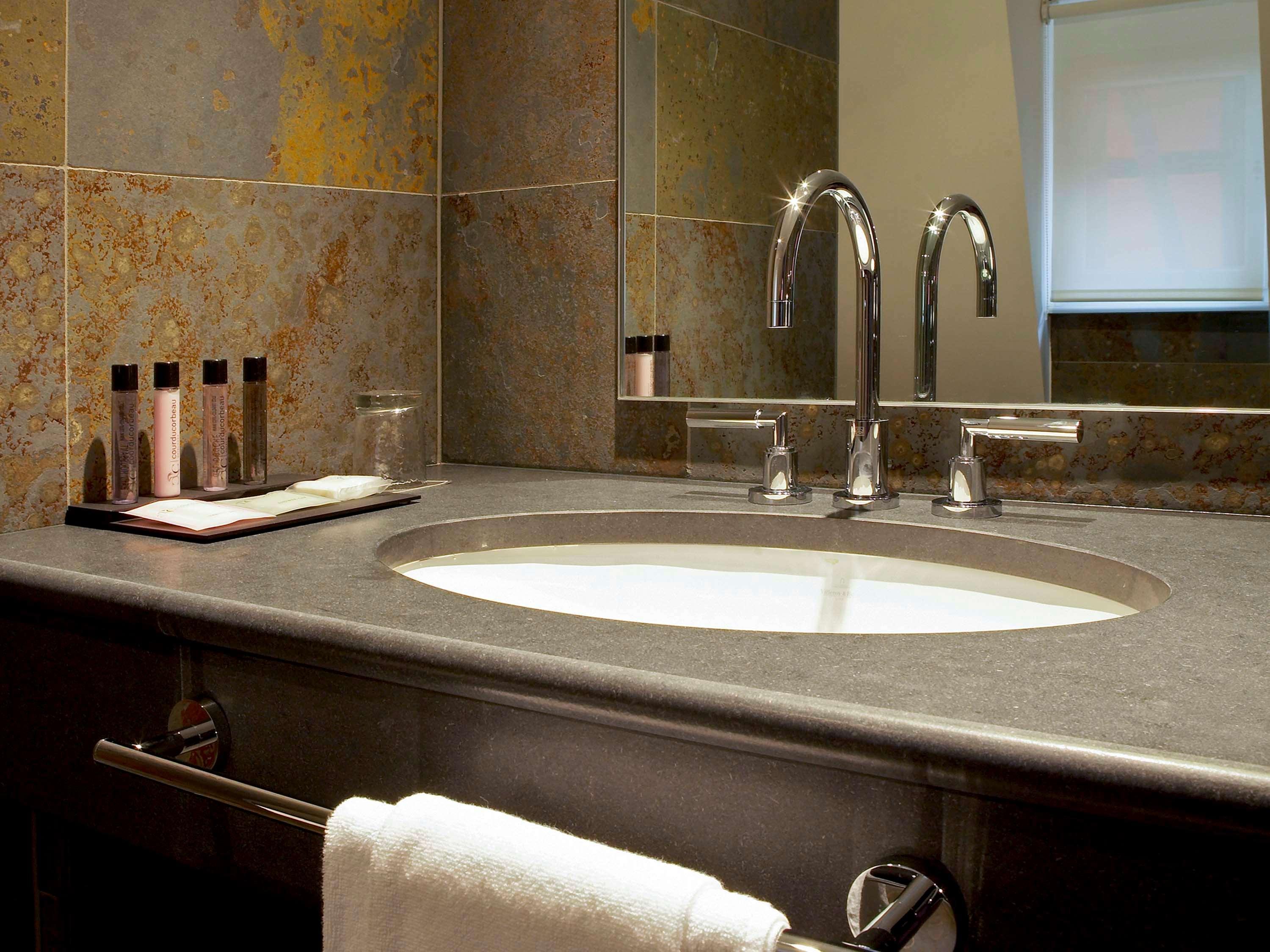 Double Deluxe King Bed